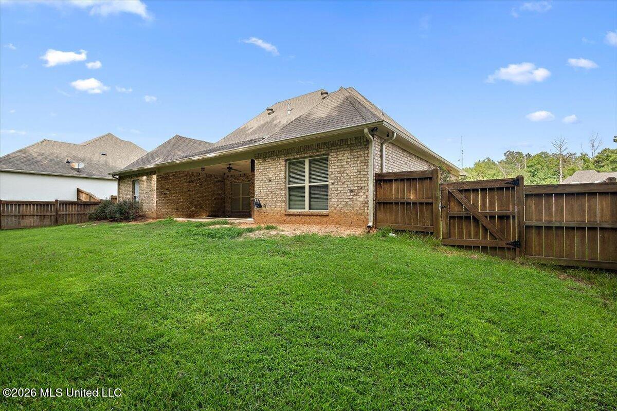 131 Caledonian Boulevard Property Photo 33