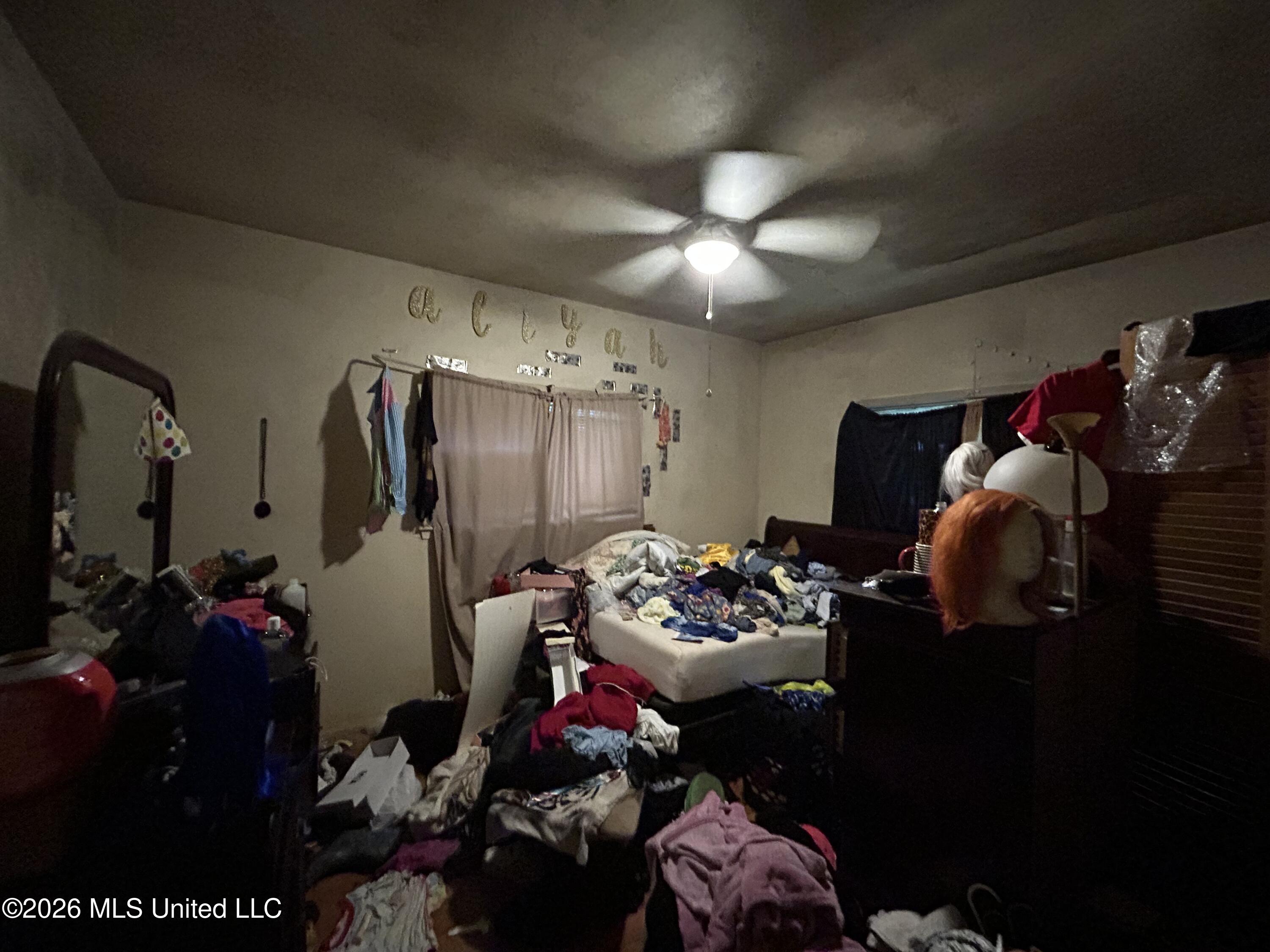 915 White Street Property Photo 3