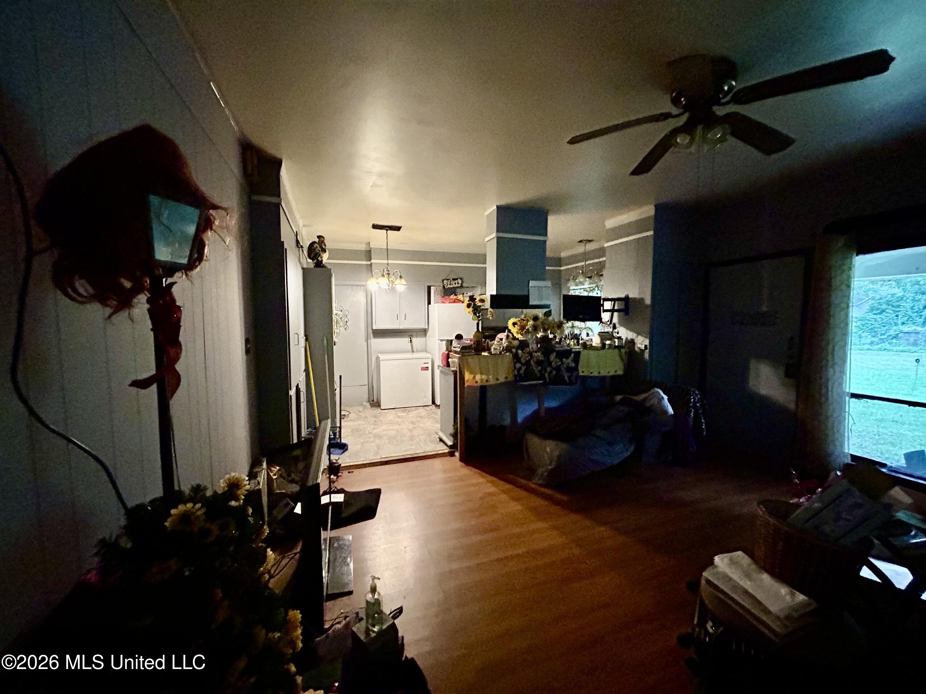 915 White Street Property Photo 5