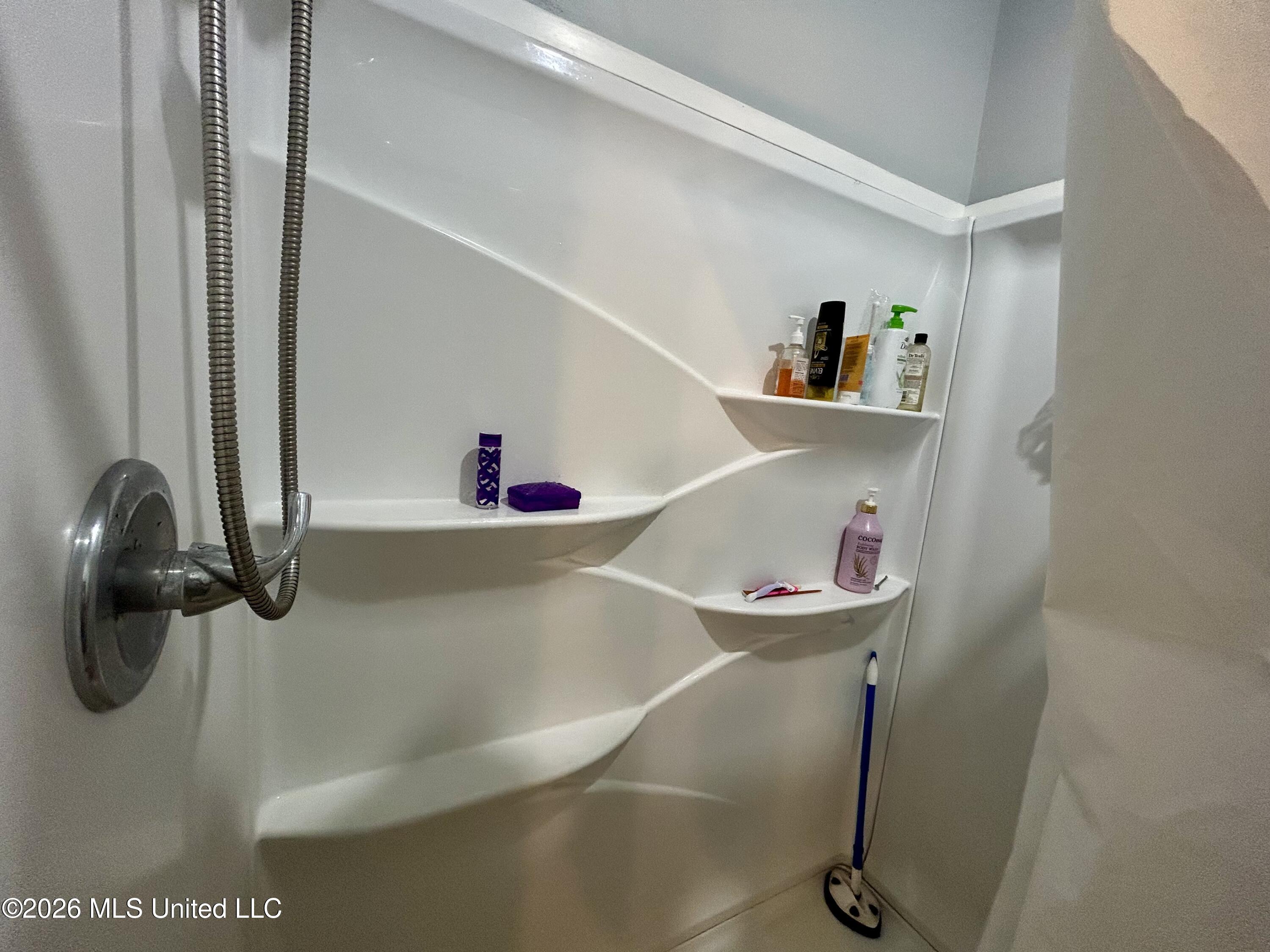 915 White Street Property Photo 11