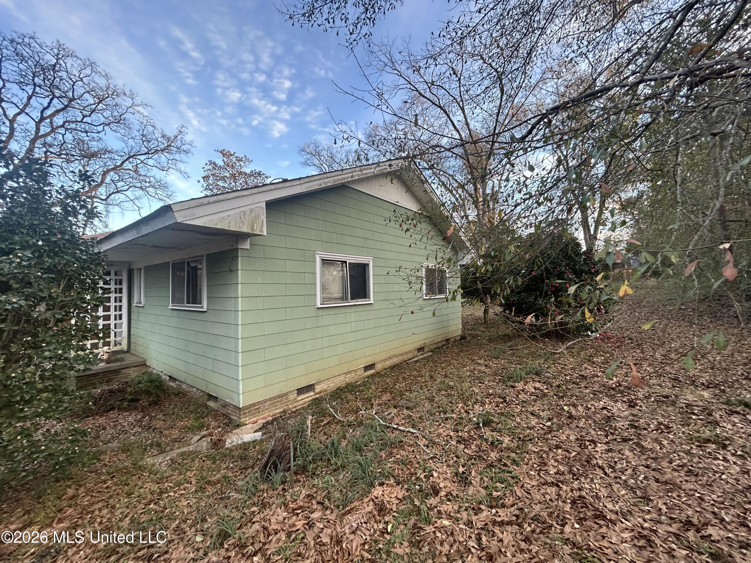 915 White Street Property Photo 20