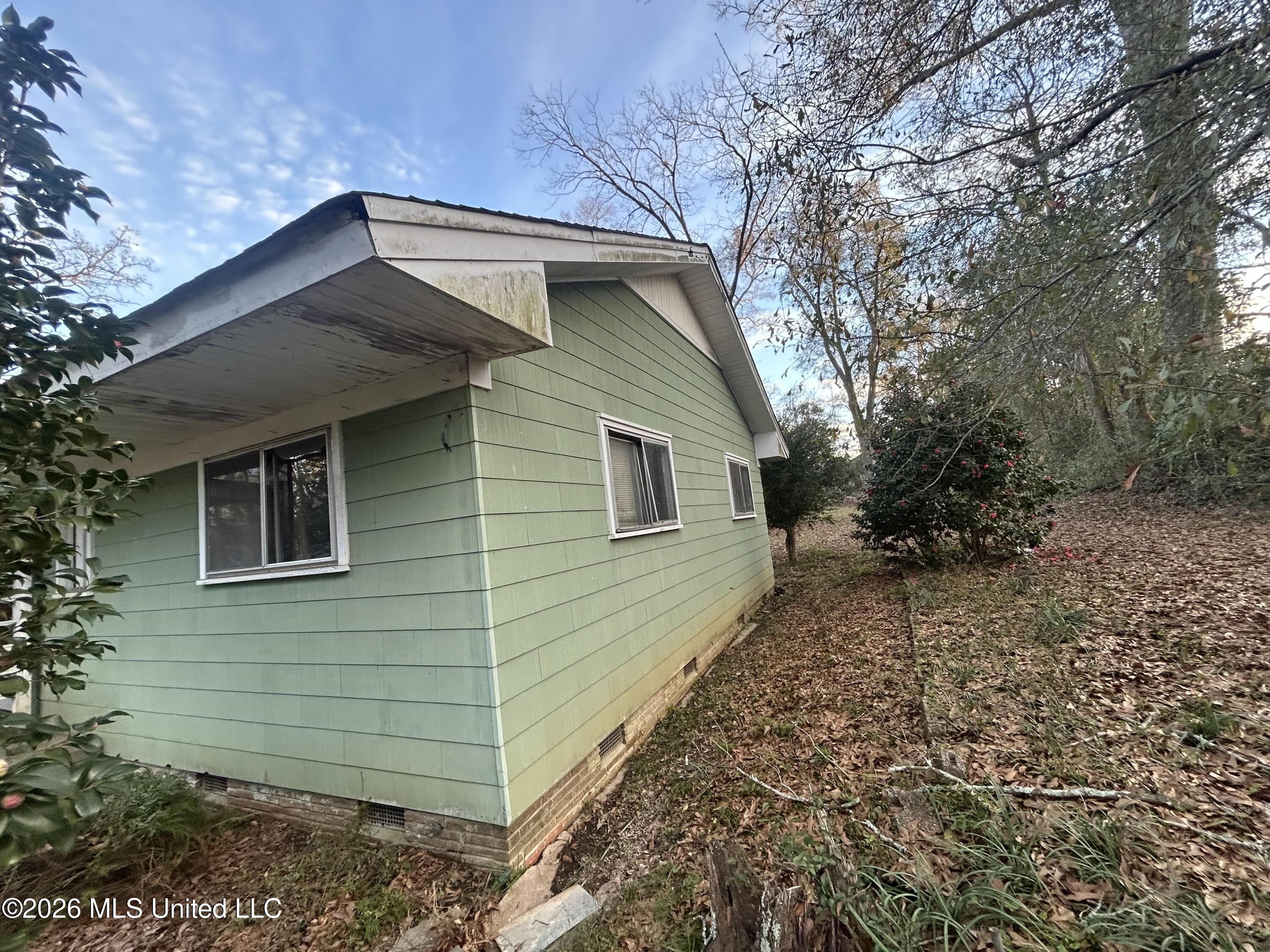 915 White Street Property Photo 21