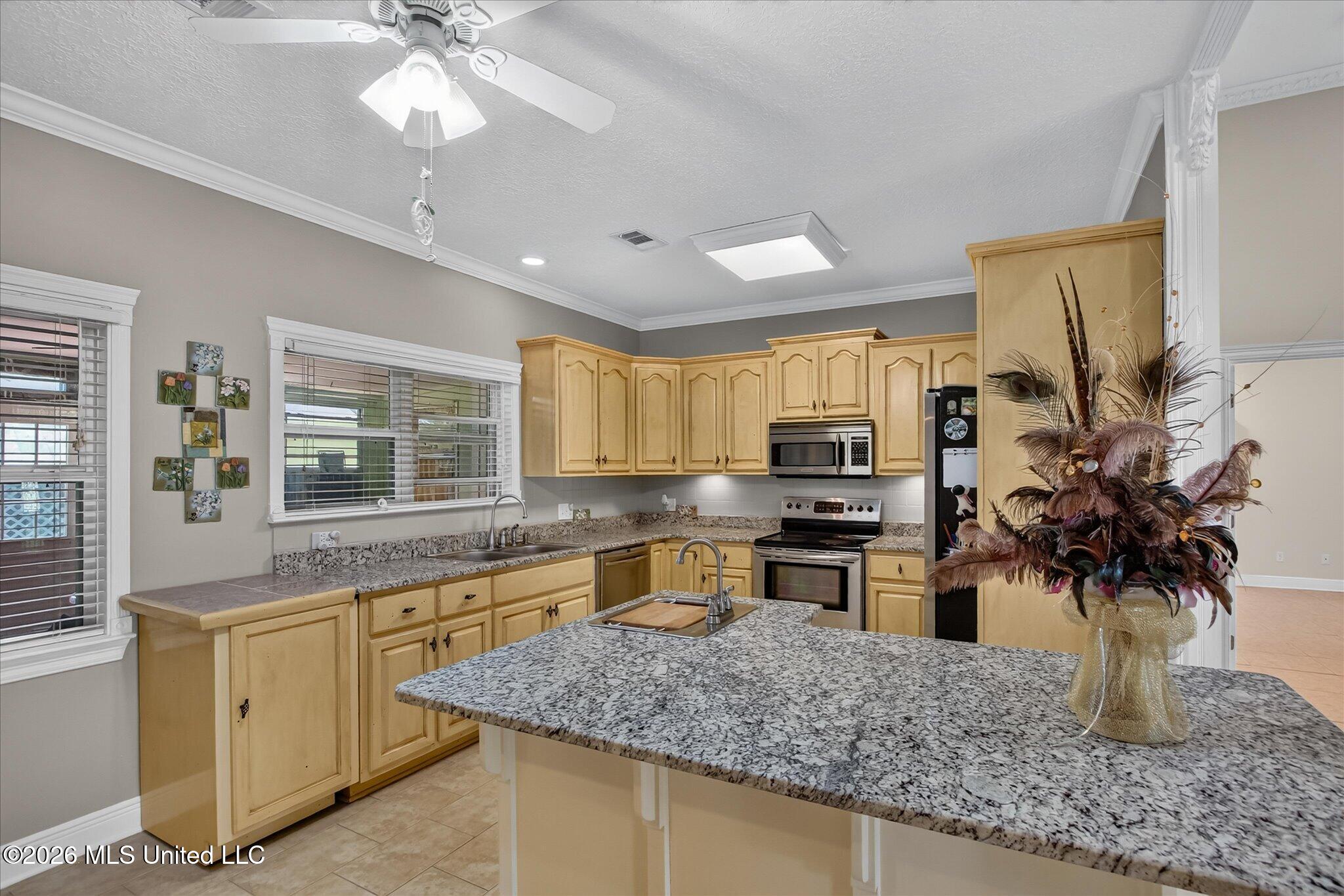 2011 Tradewinds Drive Property Photo 4