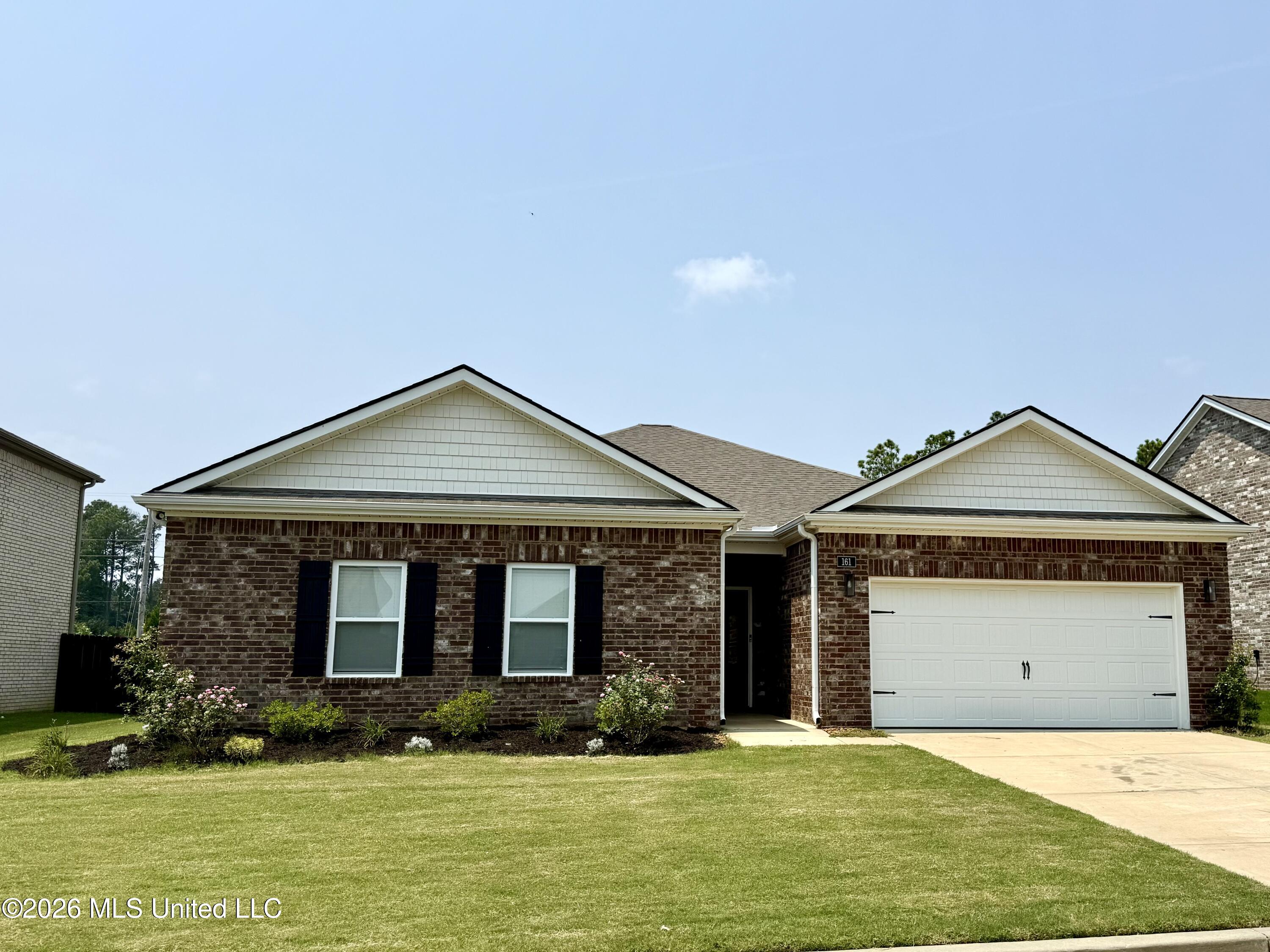 161 Twin Lakes Drive Property Photo 1