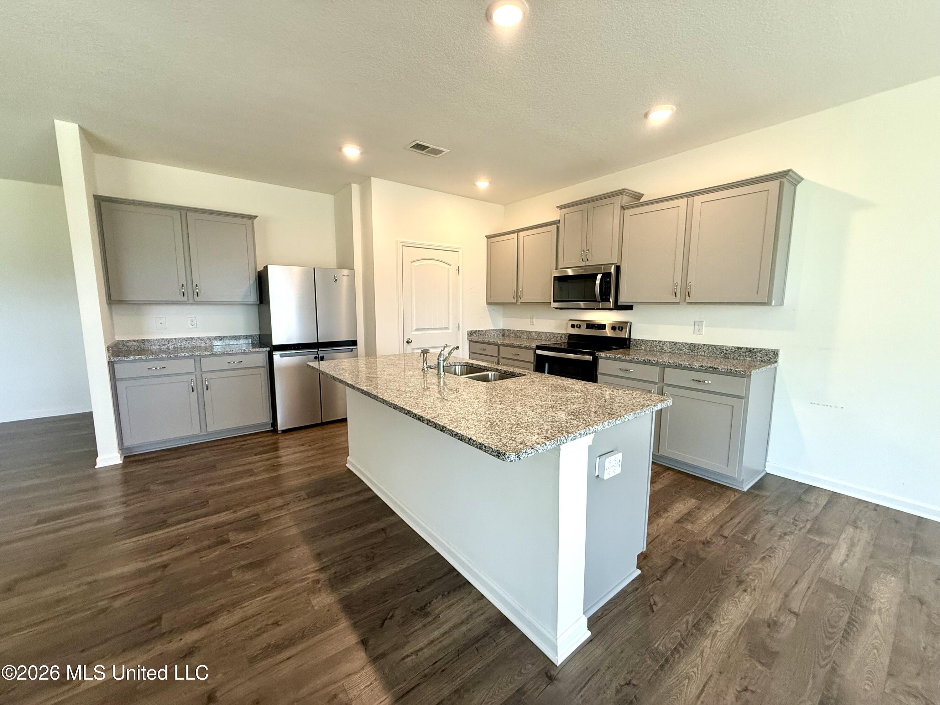 161 Twin Lakes Drive Property Photo 10