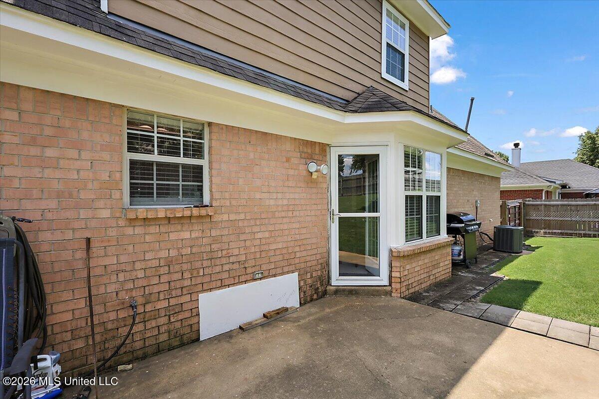 1978 Greencliff Drive Property Photo 27