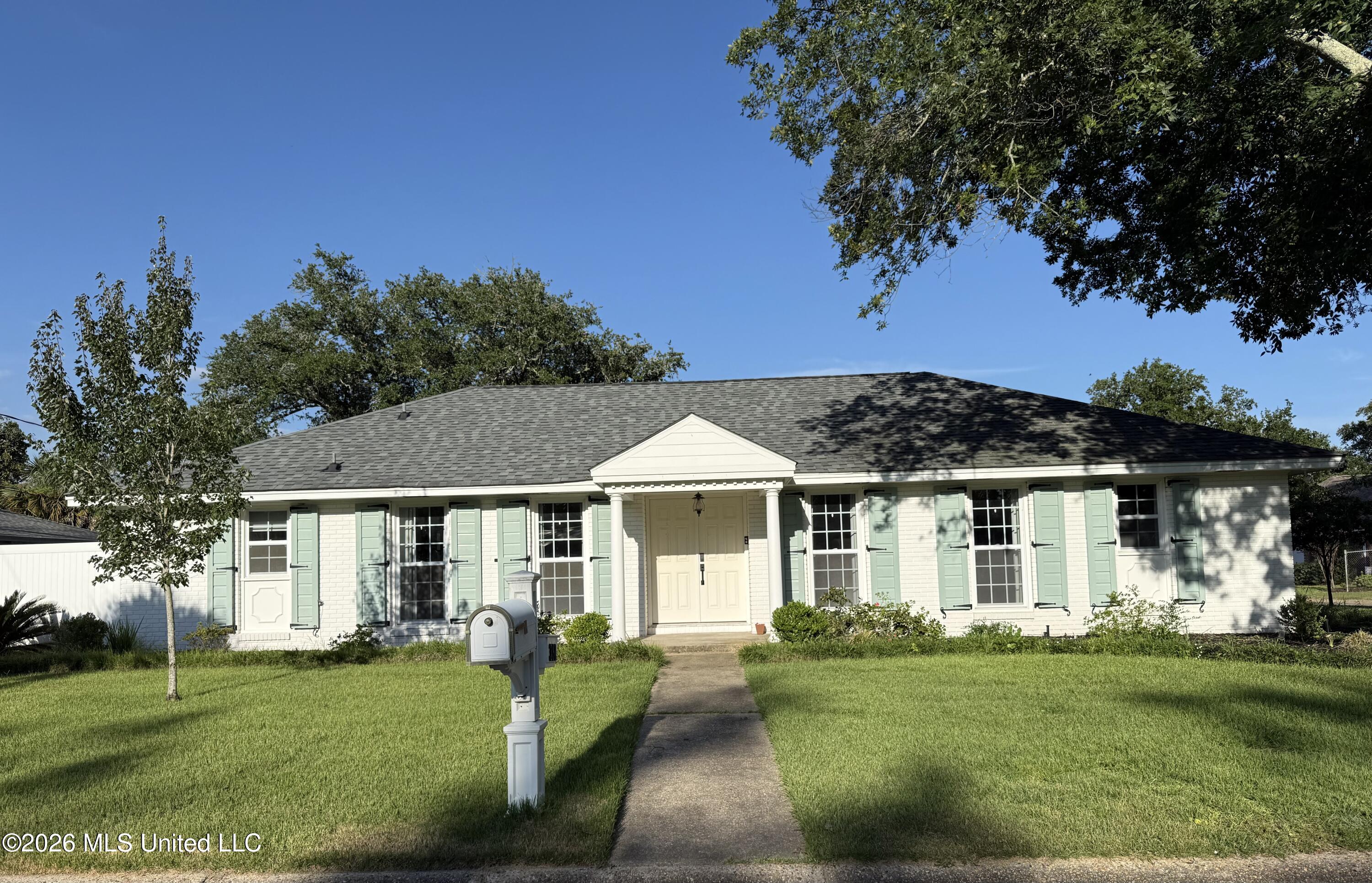 350 Southern Circle Property Photo 1