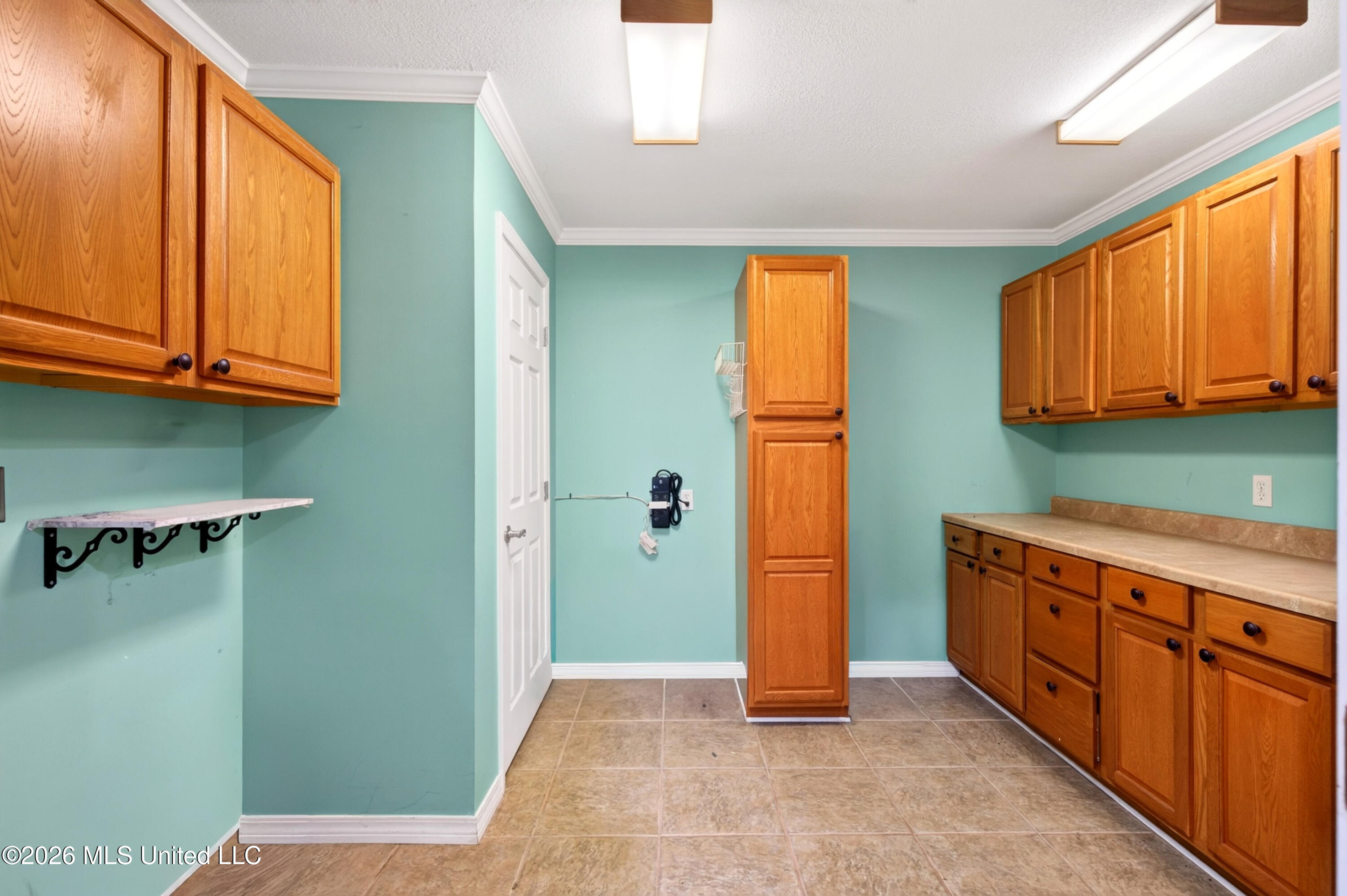 5068 Menge Avenue Property Photo 27