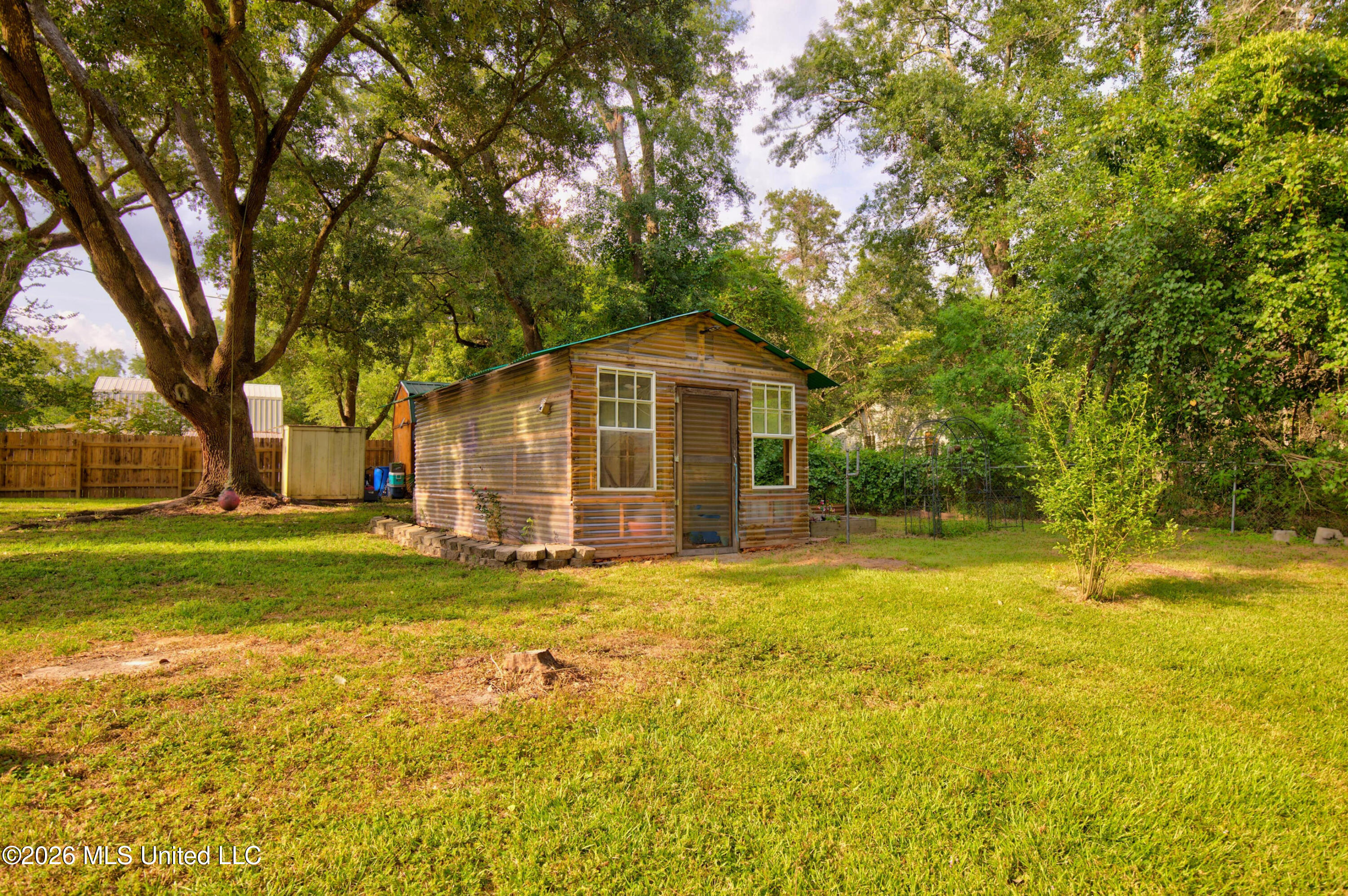 5068 Menge Avenue Property Photo 49