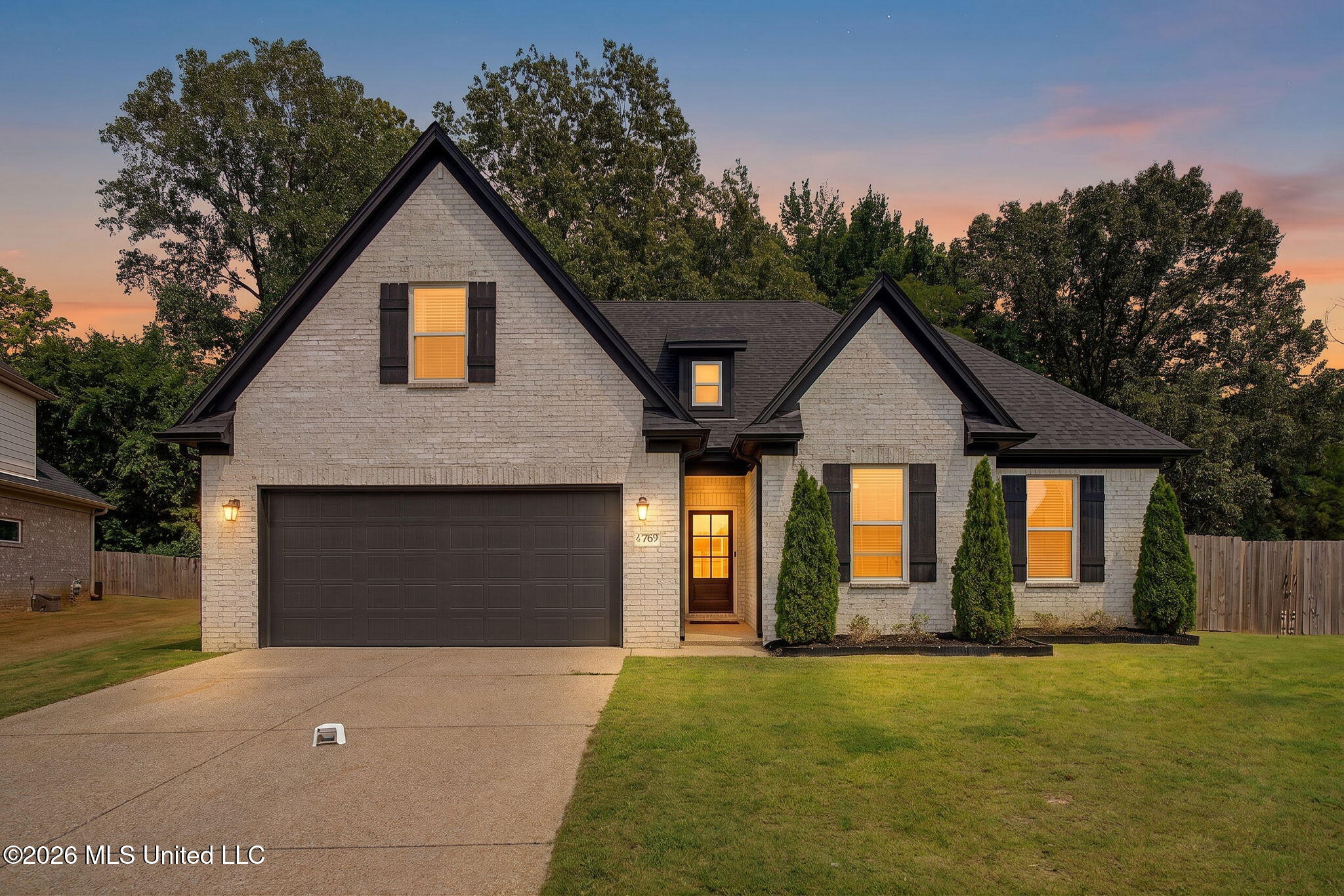 4769 Oyster Bay Cove Property Photo 2