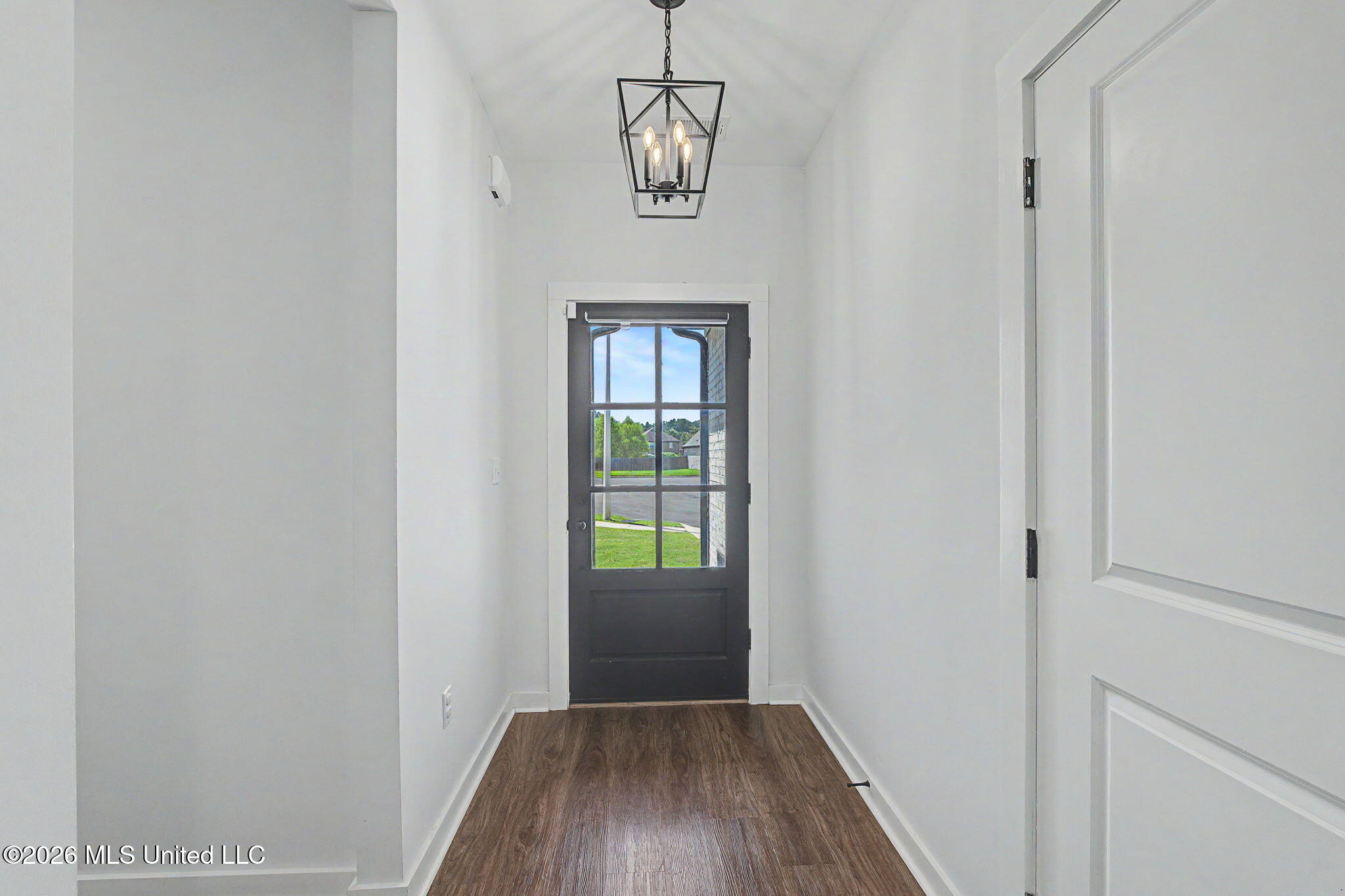 4769 Oyster Bay Cove Property Photo 6