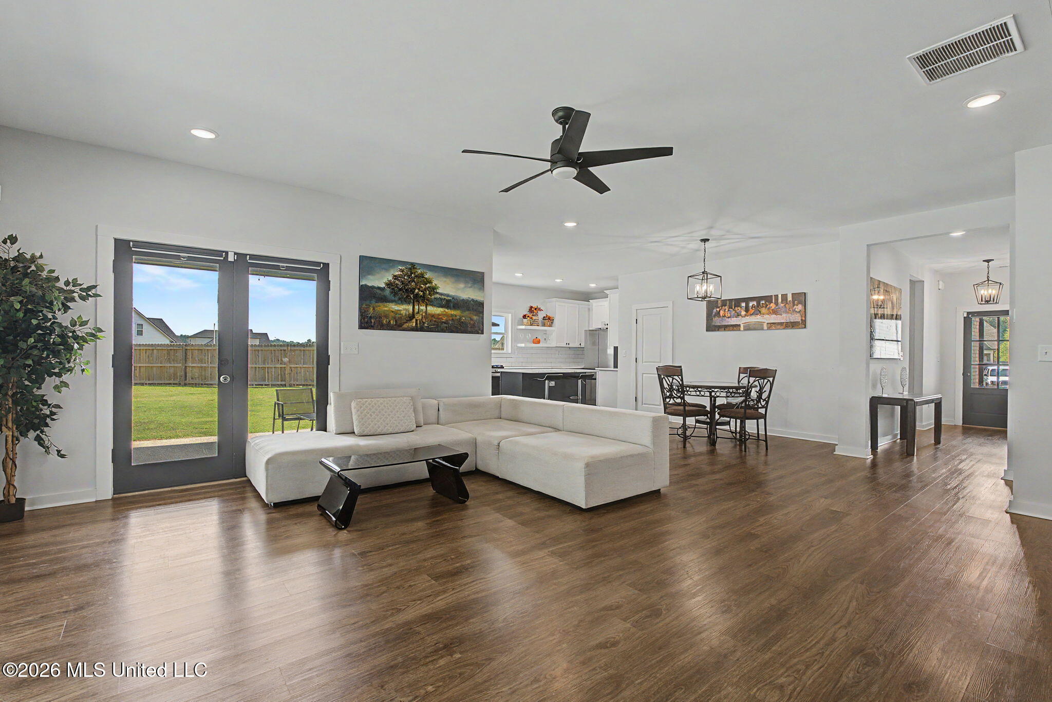 4769 Oyster Bay Cove Property Photo 8