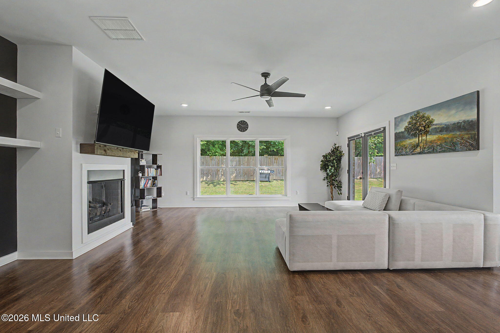 4769 Oyster Bay Cove Property Photo 9