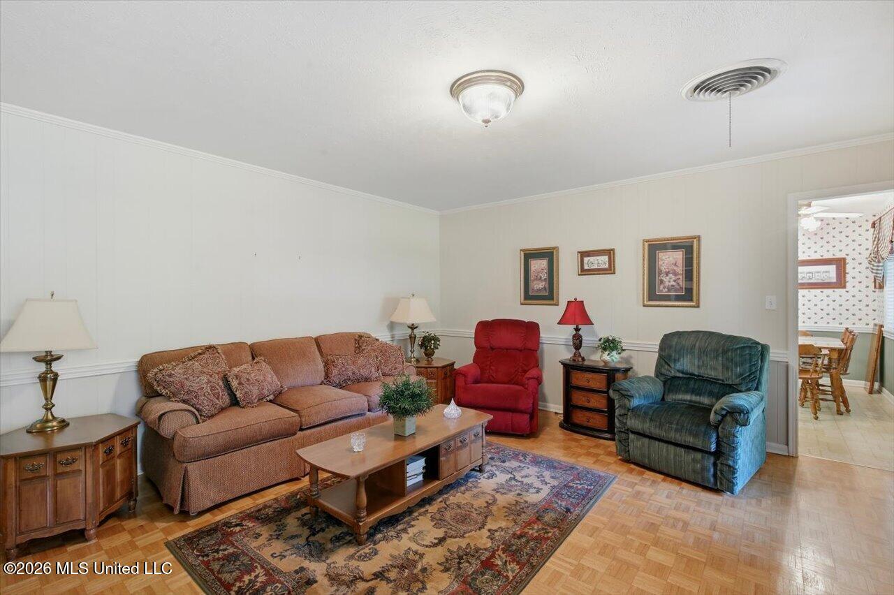 5227 Saratoga Drive Property Photo 13