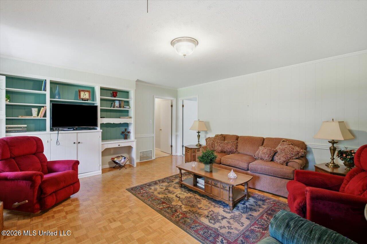 5227 Saratoga Drive Property Photo 14