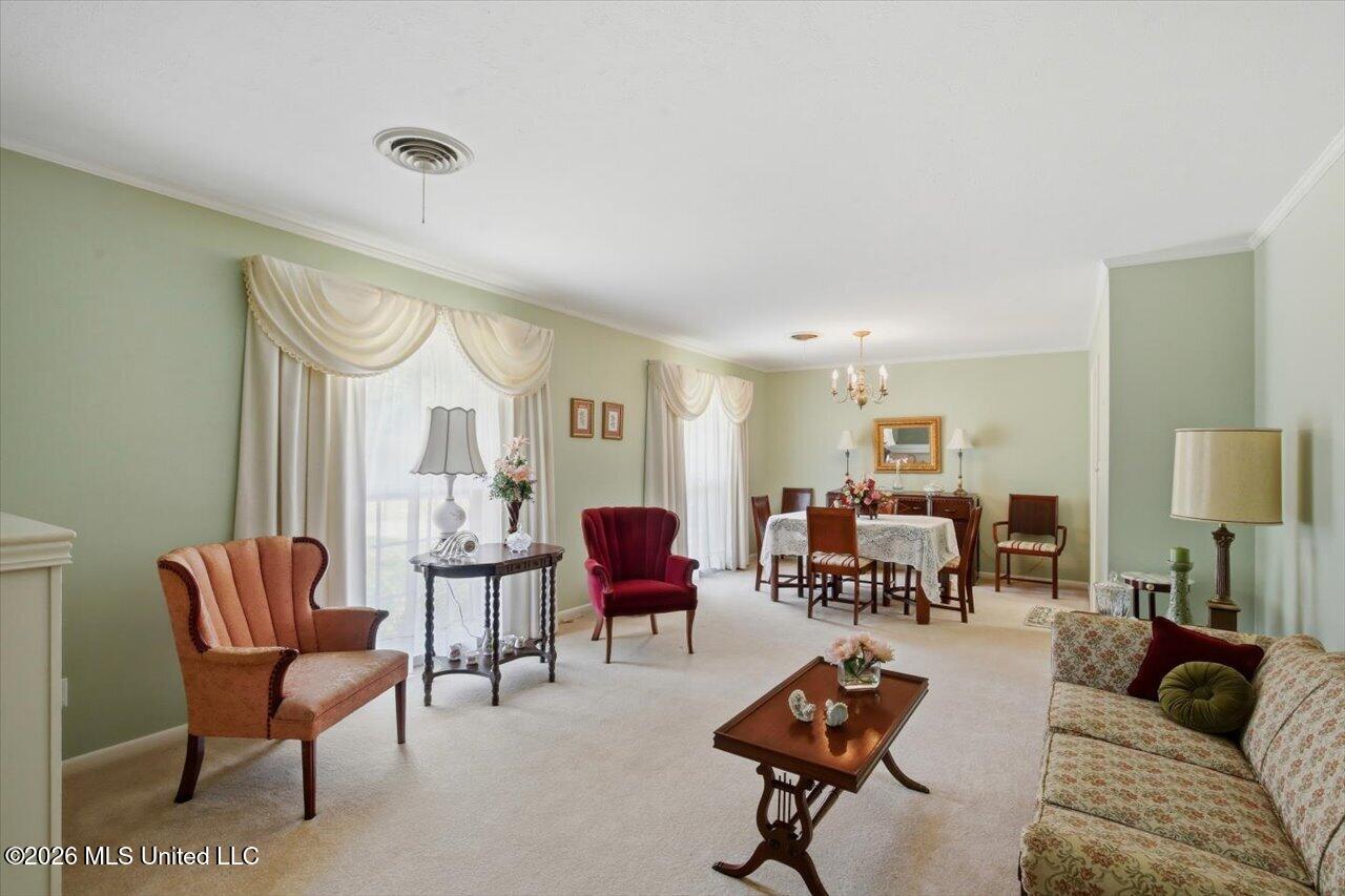 5227 Saratoga Drive Property Photo 15