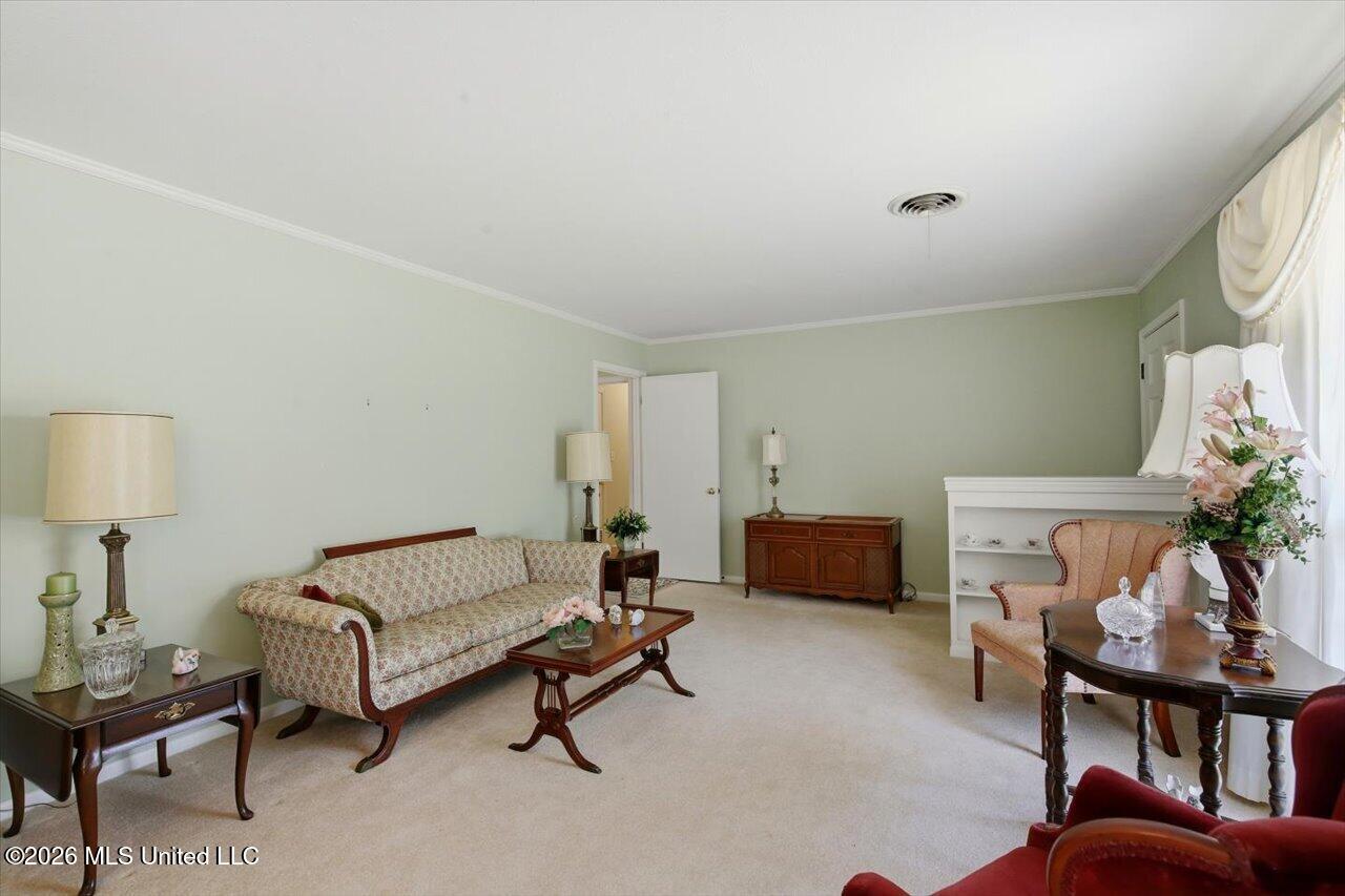 5227 Saratoga Drive Property Photo 18