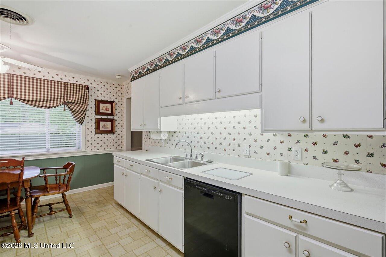 5227 Saratoga Drive Property Photo 20
