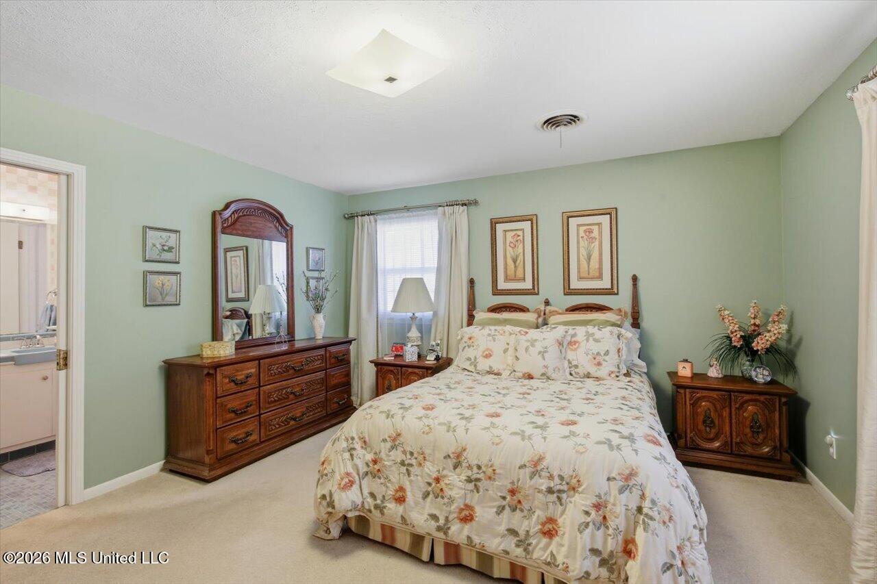 5227 Saratoga Drive Property Photo 31