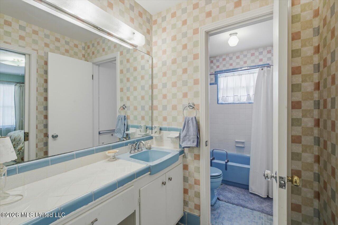 5227 Saratoga Drive Property Photo 33