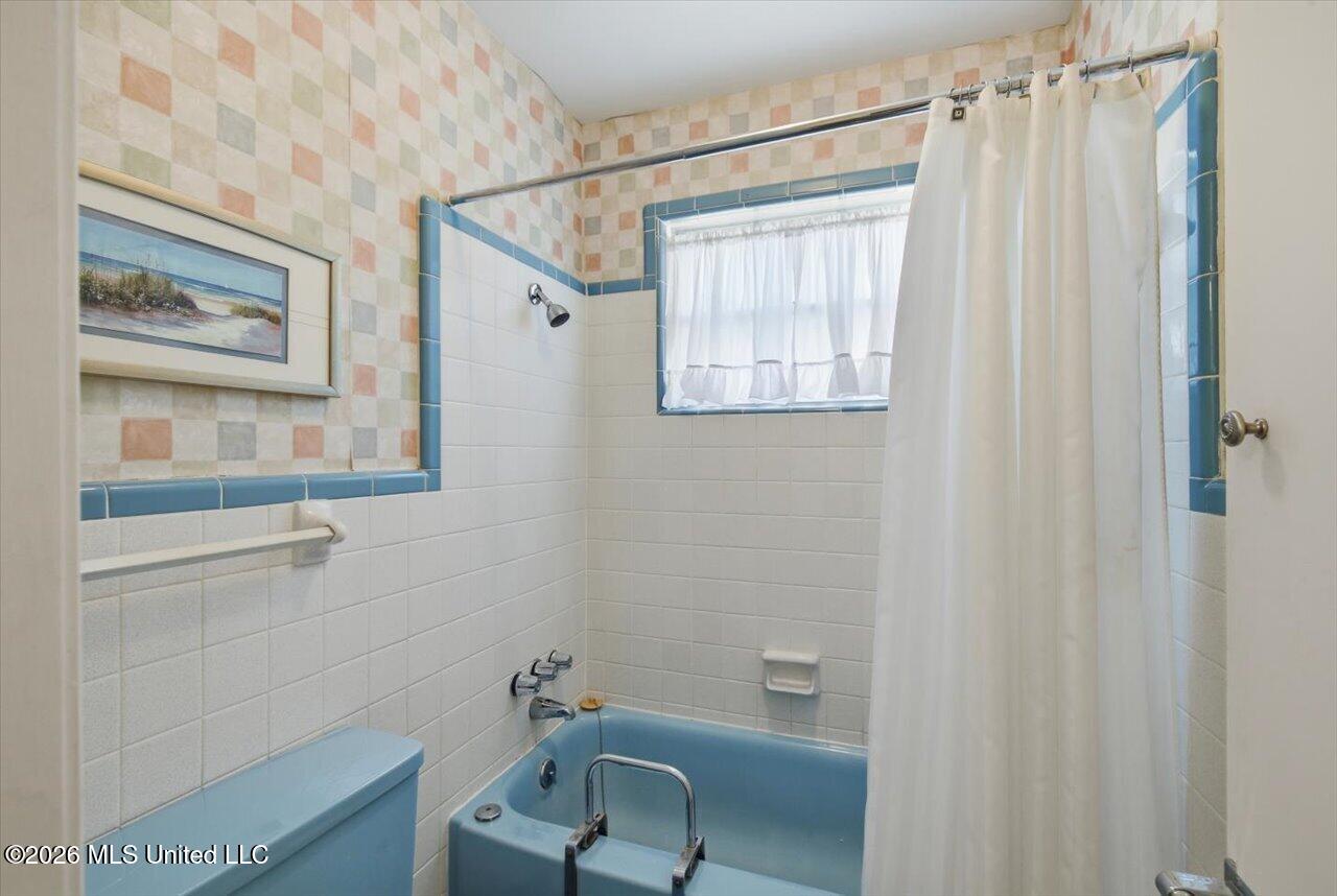 5227 Saratoga Drive Property Photo 34