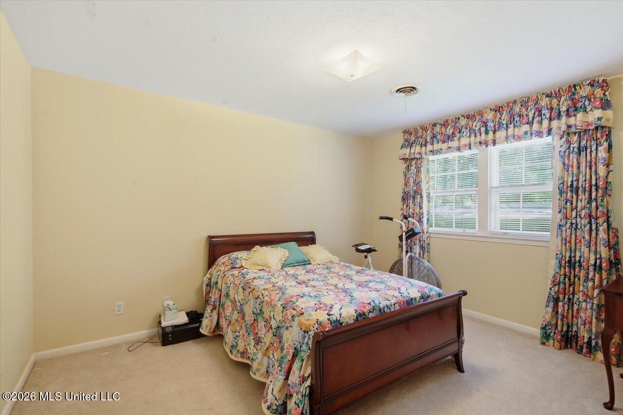 5227 Saratoga Drive Property Photo 35