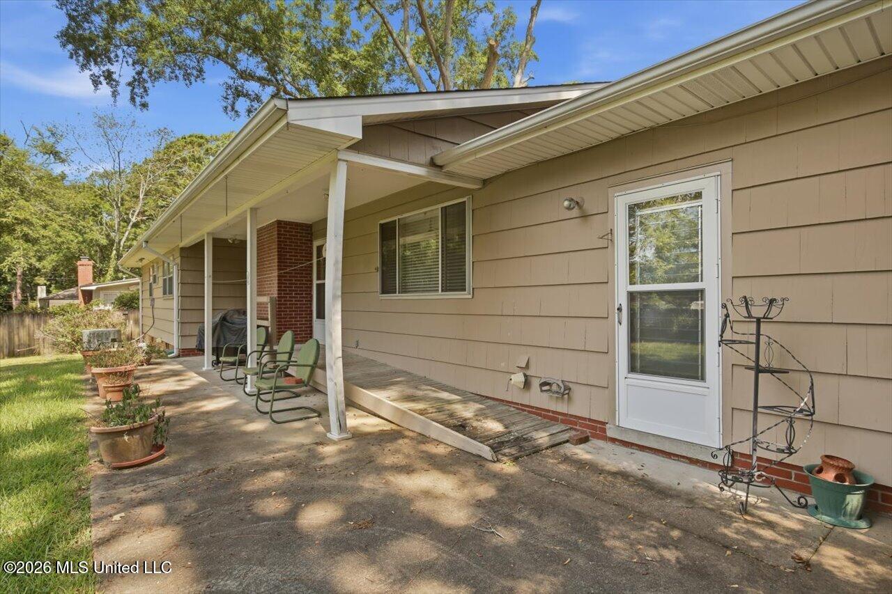 5227 Saratoga Drive Property Photo 41