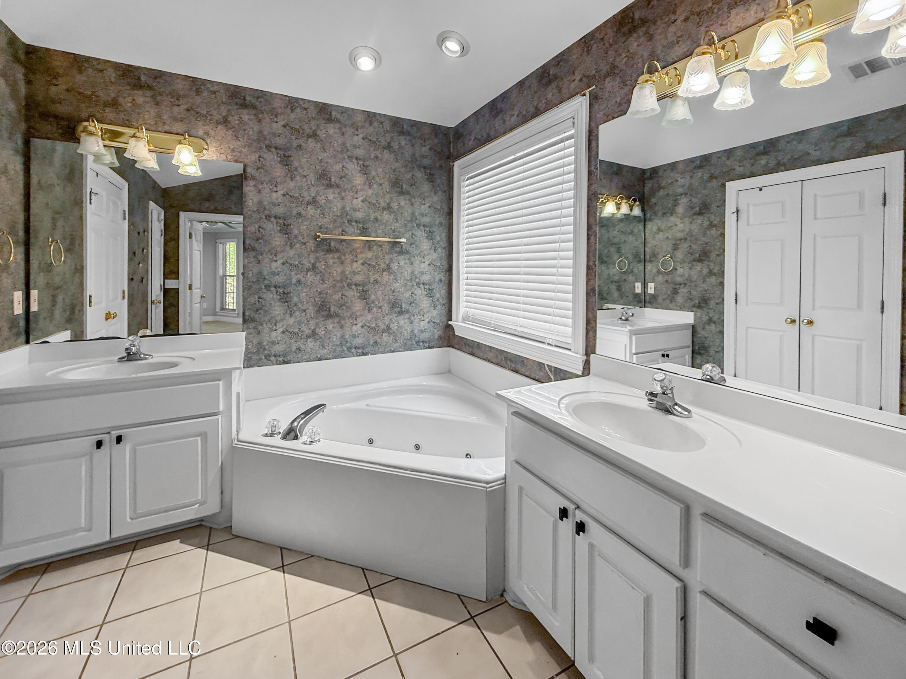 540 Brighton Circle Property Photo 18