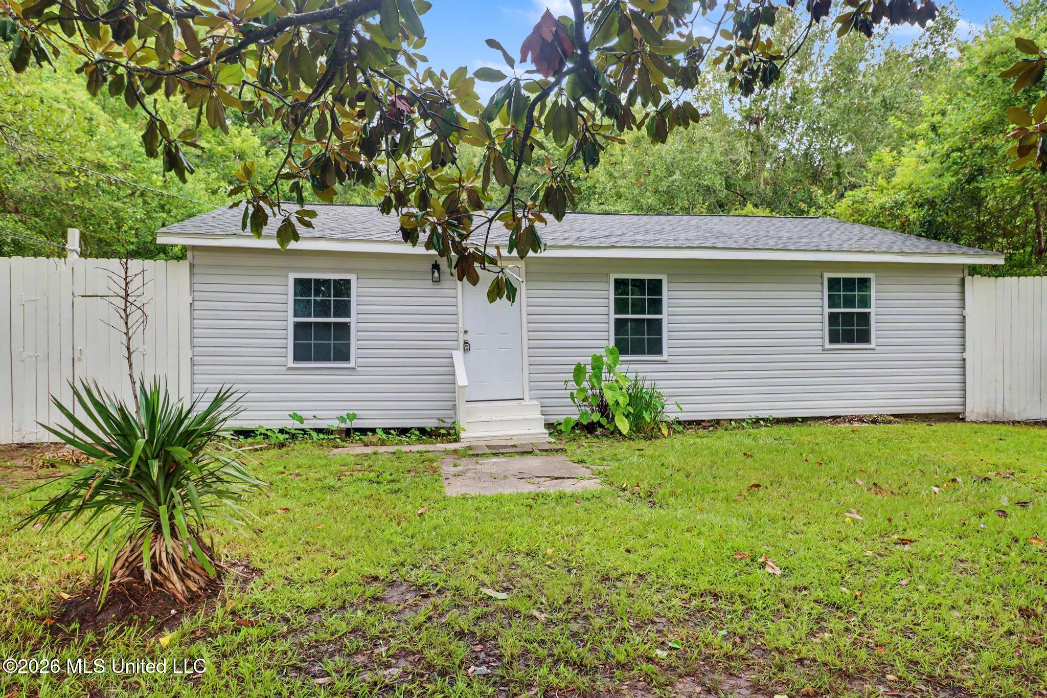 3914 Liverpool Avenue Property Photo 1