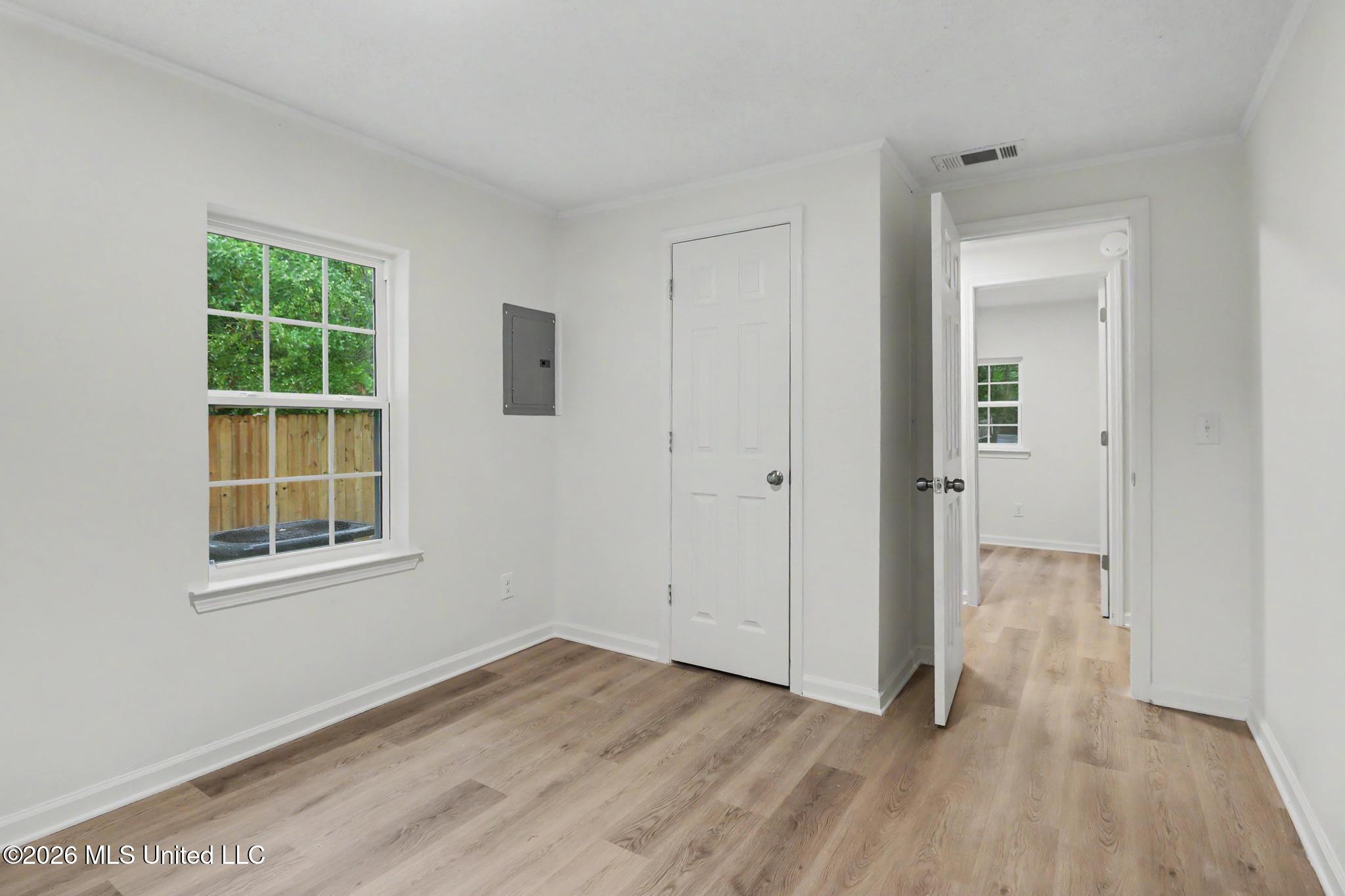 3914 Liverpool Avenue Property Photo 5