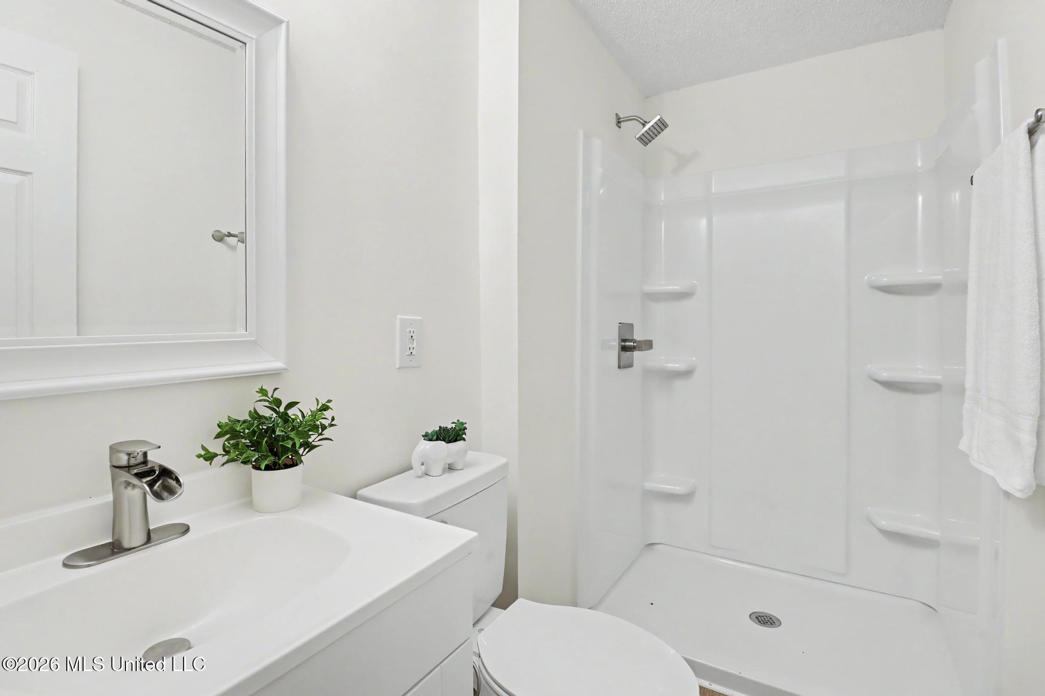 3914 Liverpool Avenue Property Photo 6