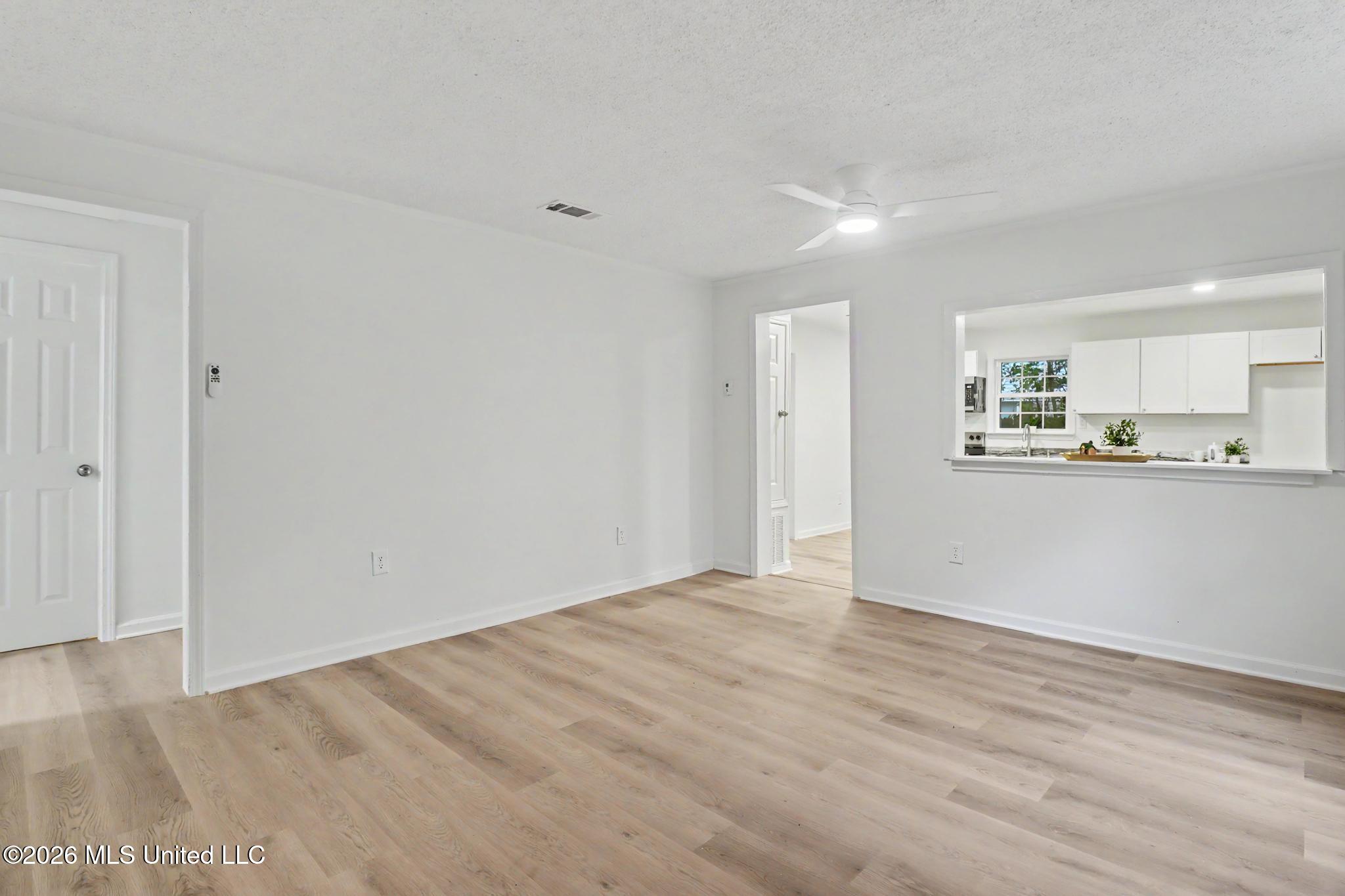 3914 Liverpool Avenue Property Photo 8