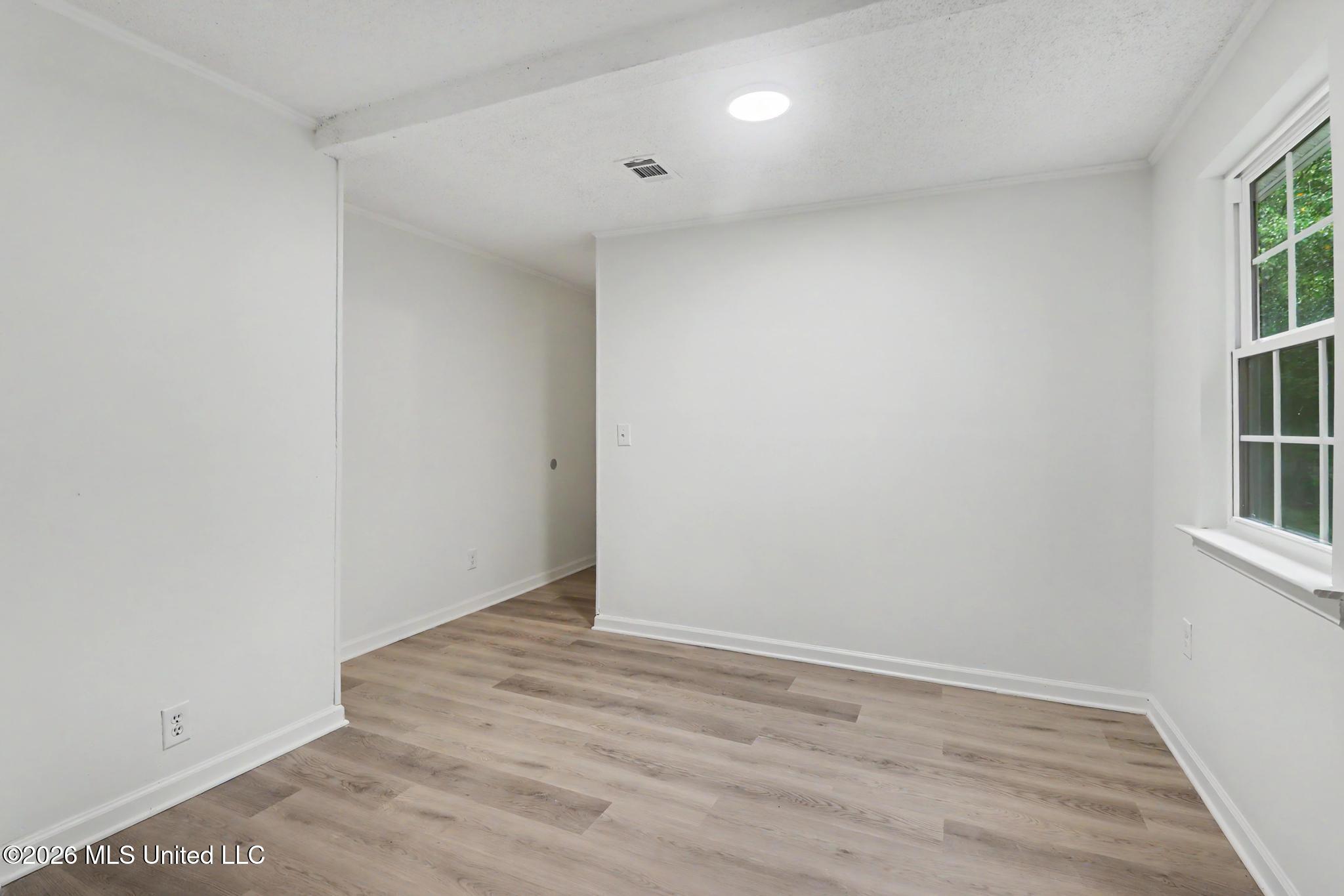 3914 Liverpool Avenue Property Photo 11