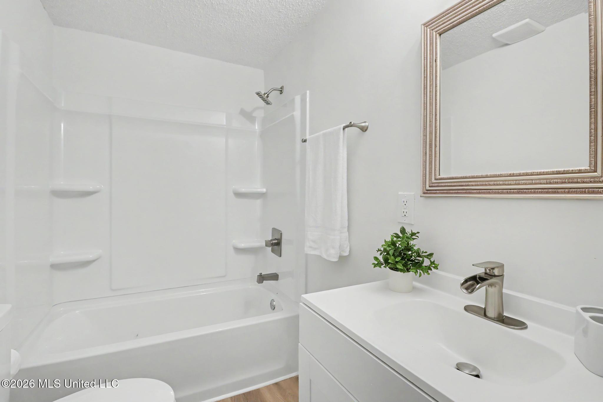 3914 Liverpool Avenue Property Photo 12