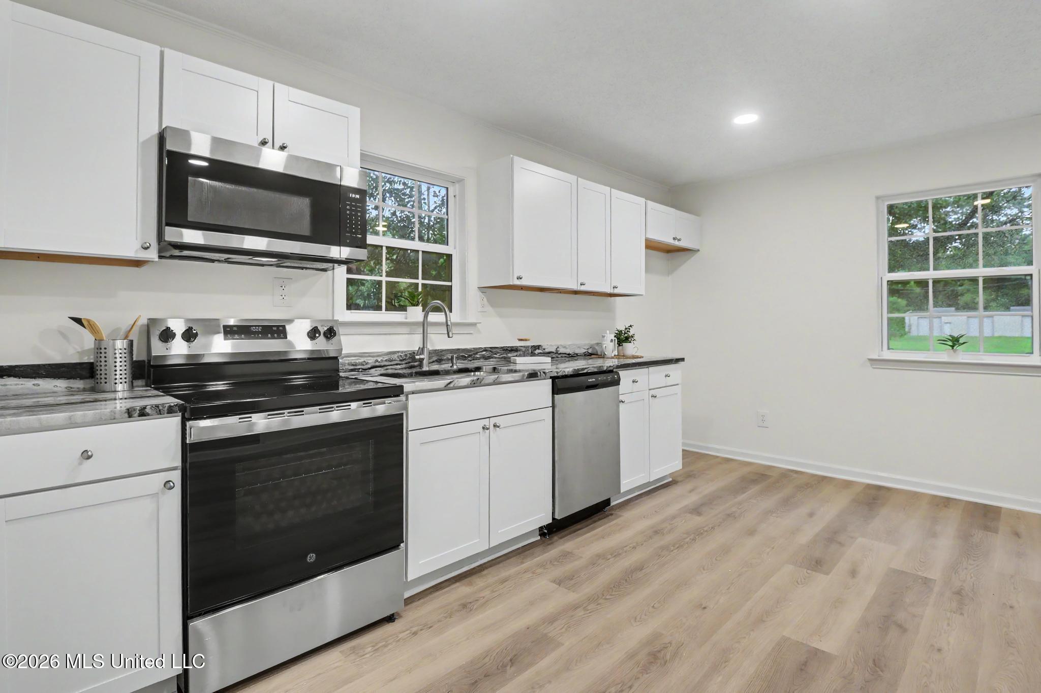 3914 Liverpool Avenue Property Photo 14