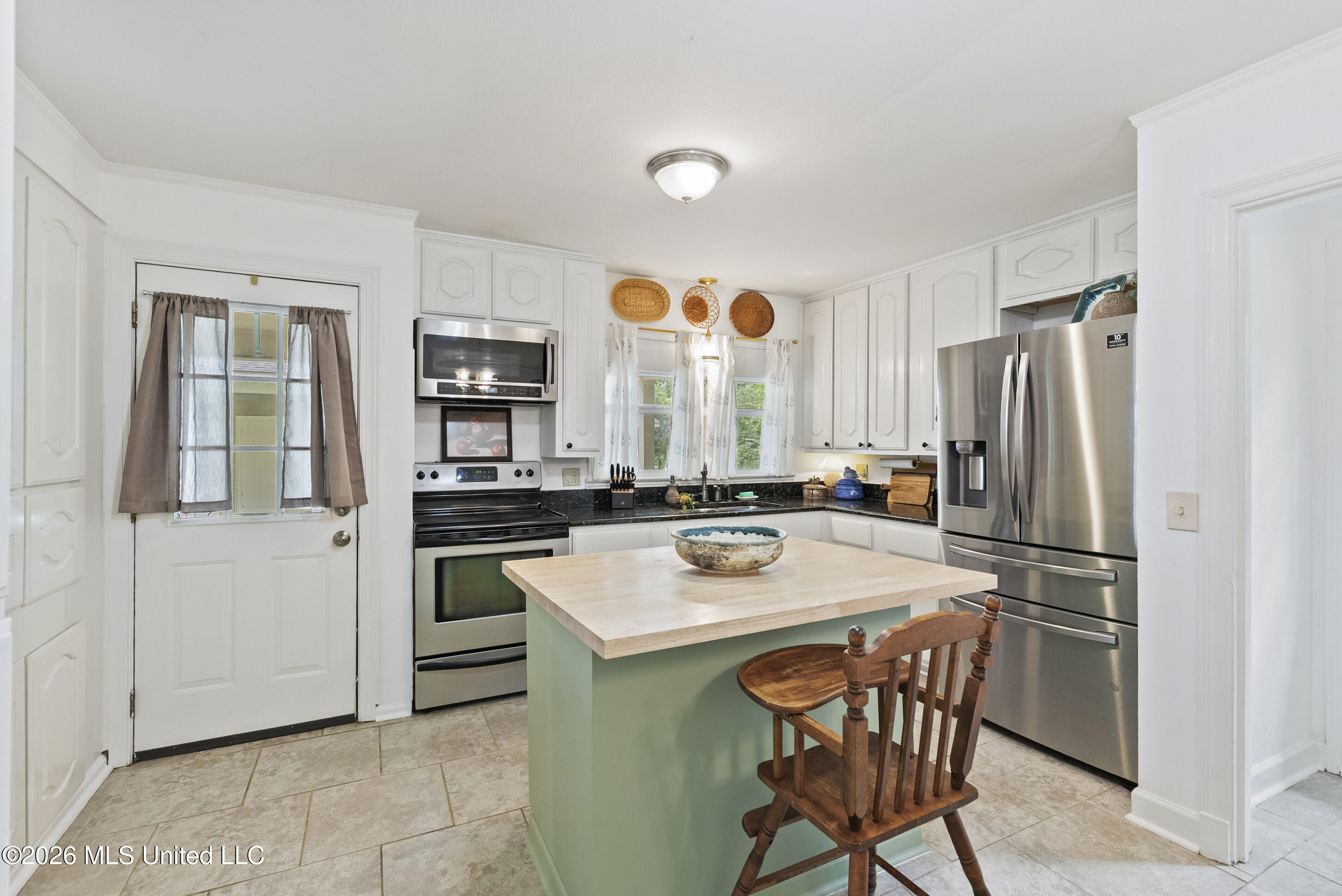 411 Heard Street Property Photo 2