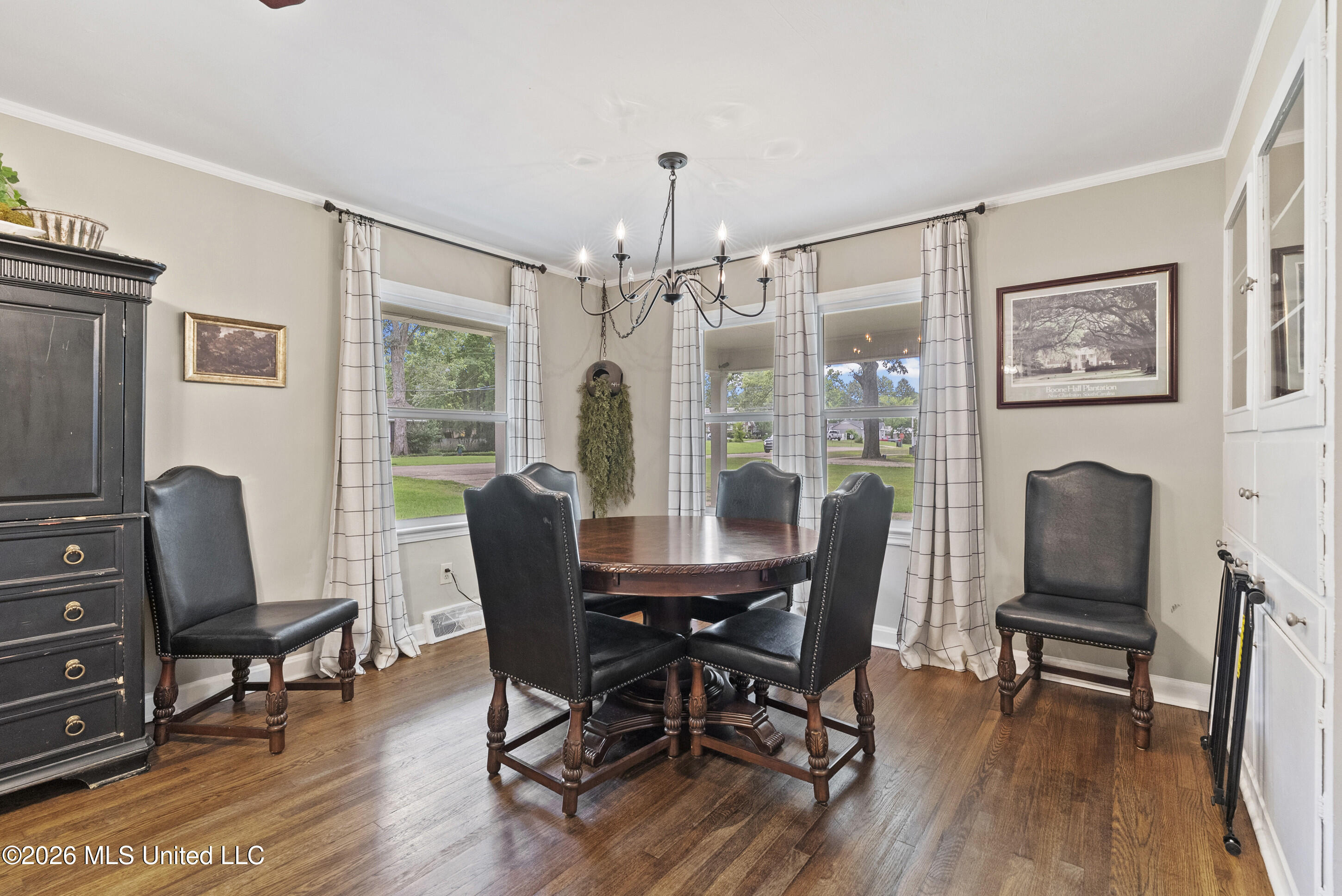 411 Heard Street Property Photo 8