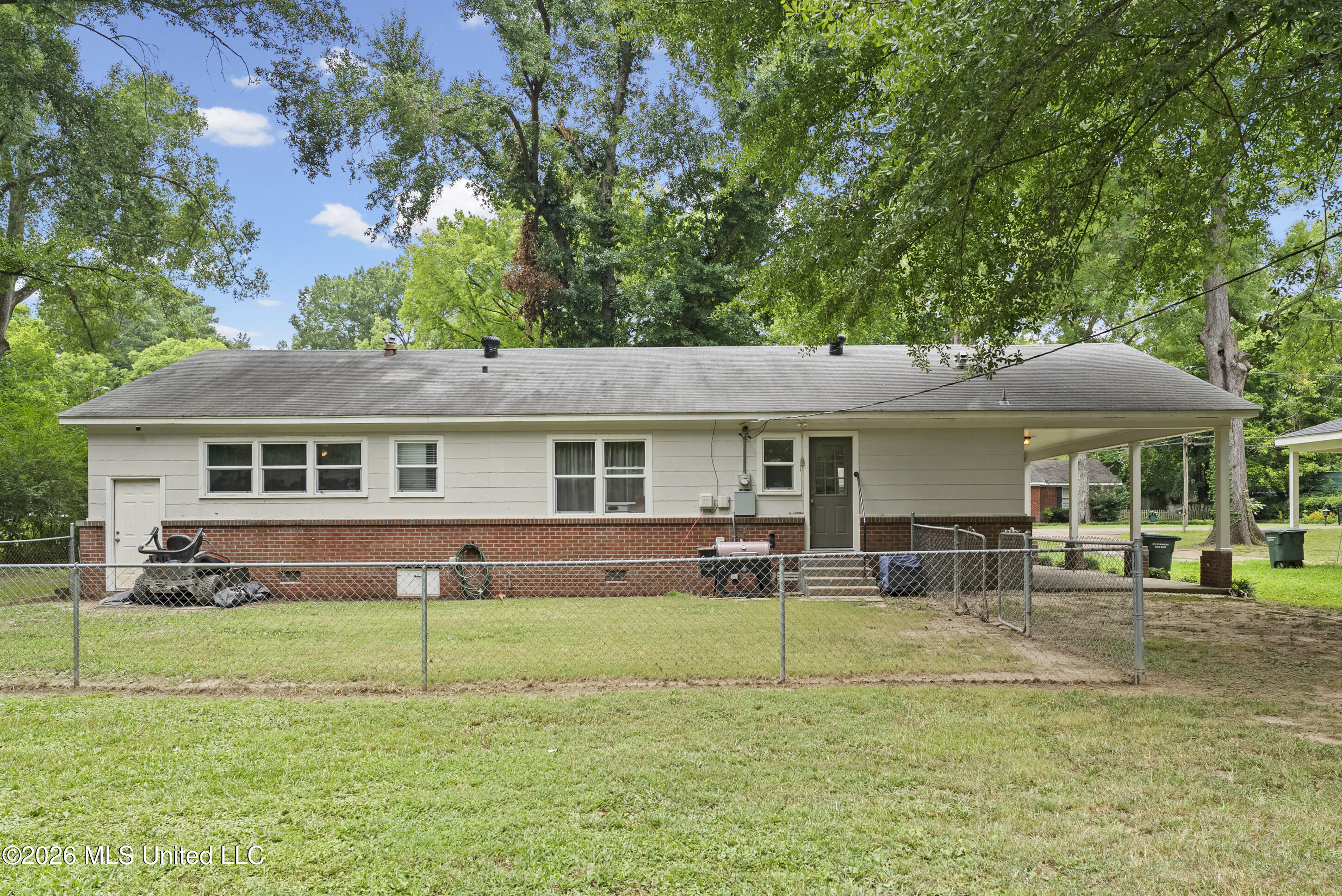411 Heard Street Property Photo 16