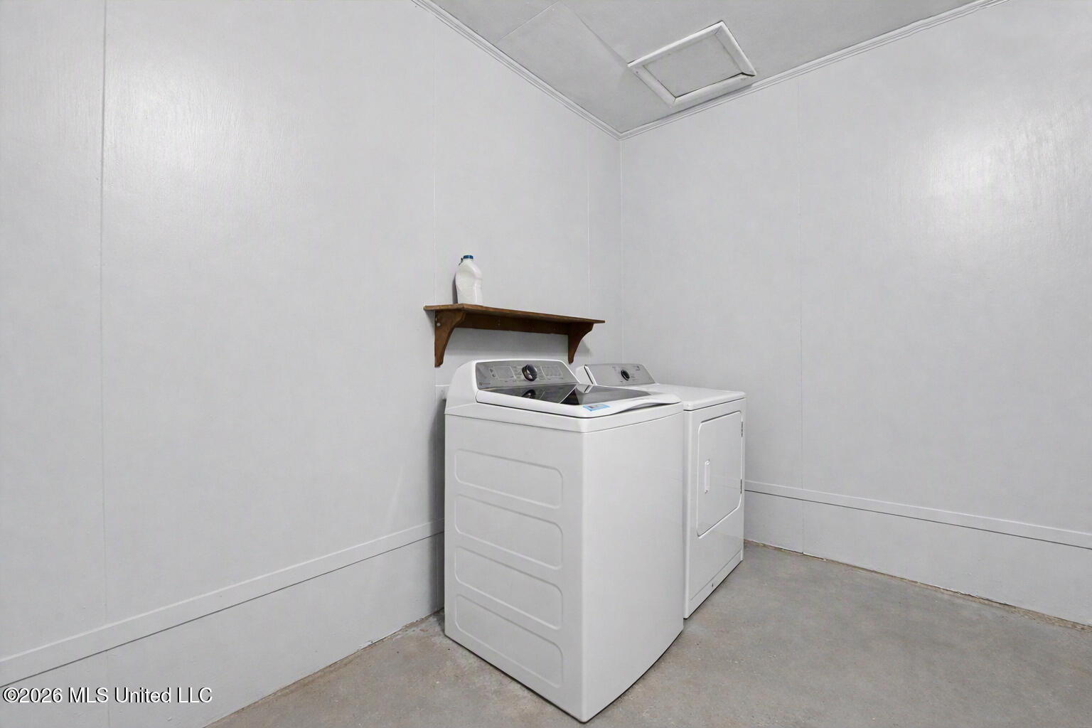 2147 Hwy 613 Property Photo 23