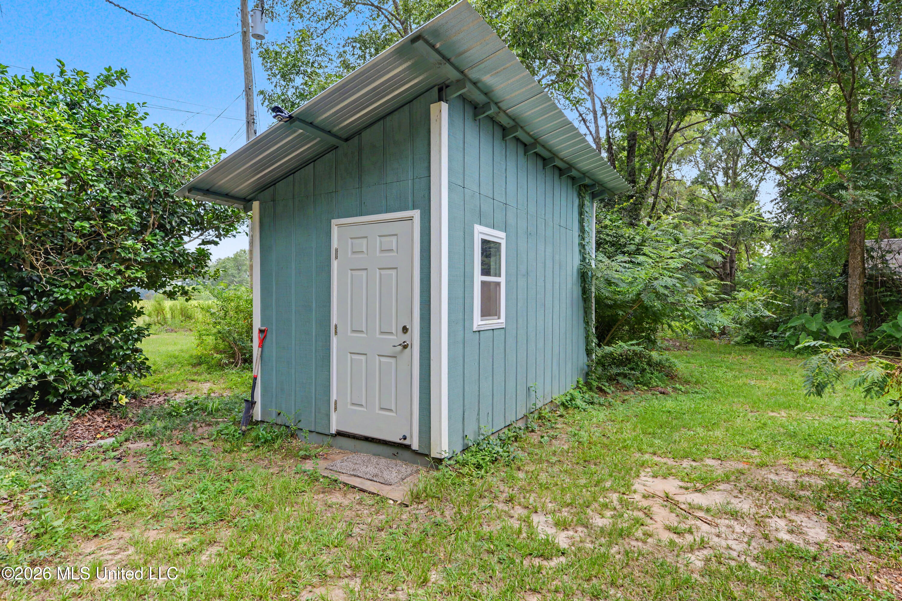 2147 Hwy 613 Property Photo 25