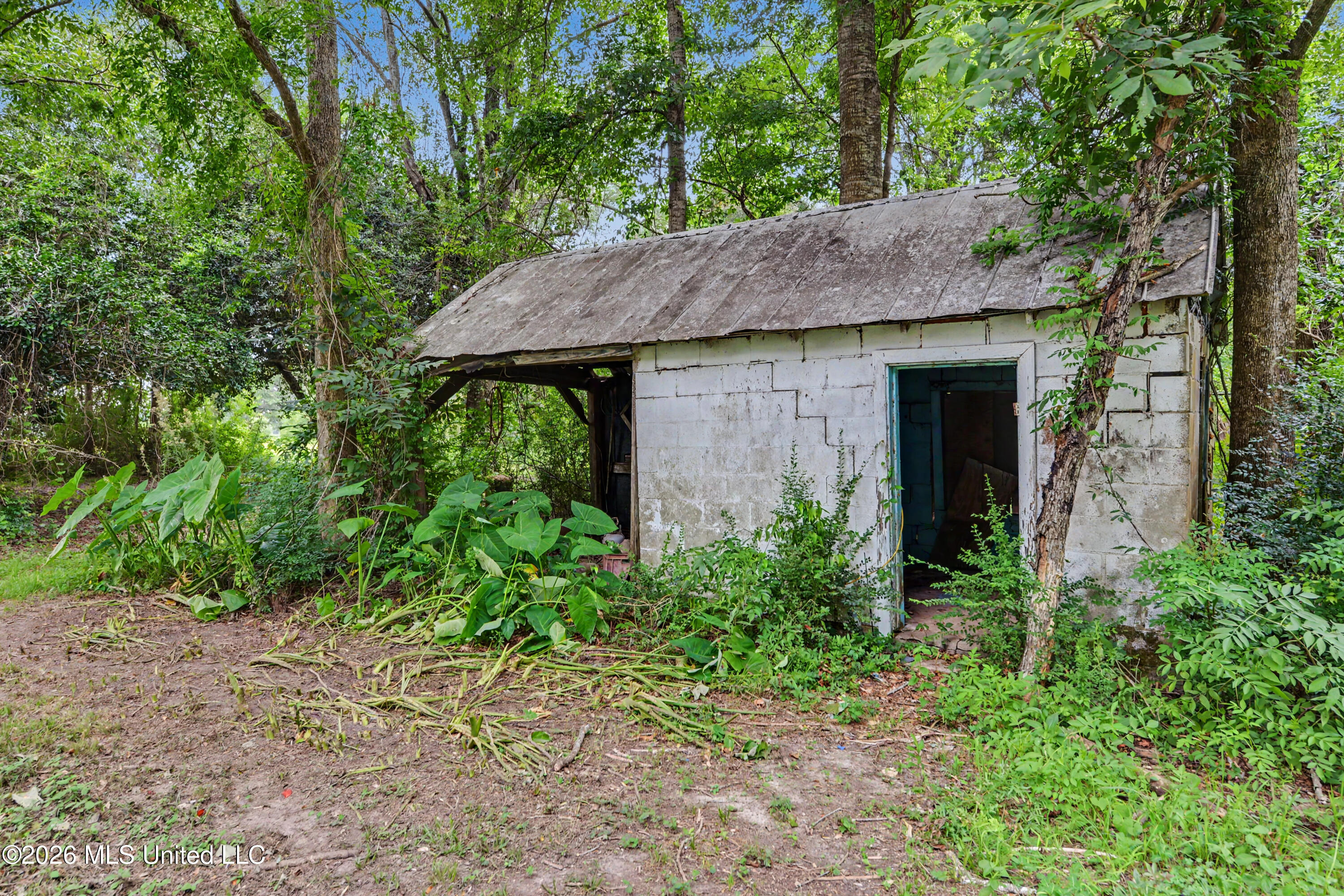 2147 Hwy 613 Property Photo 26