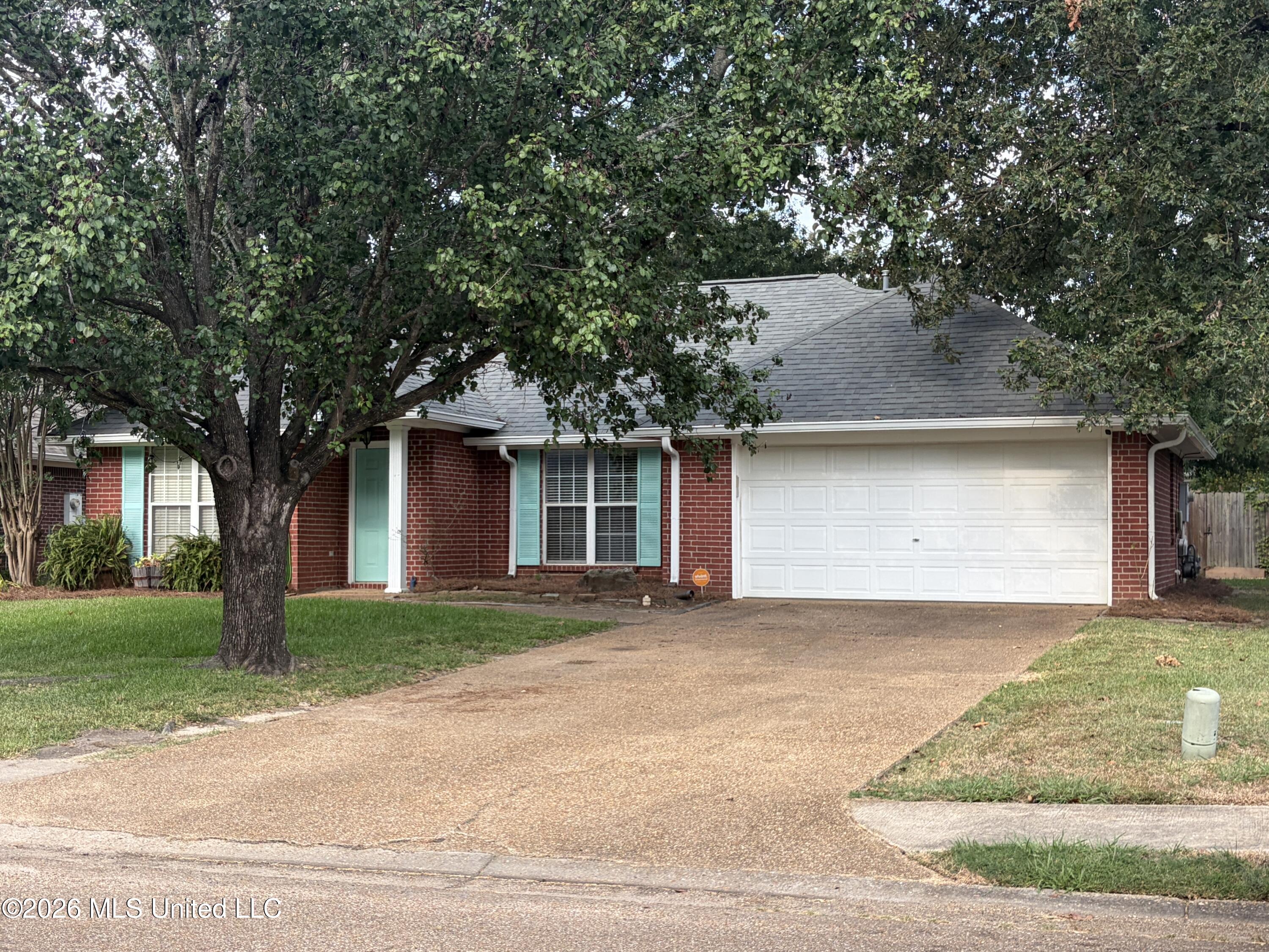 212 Cherrybark Lane Property Photo 1
