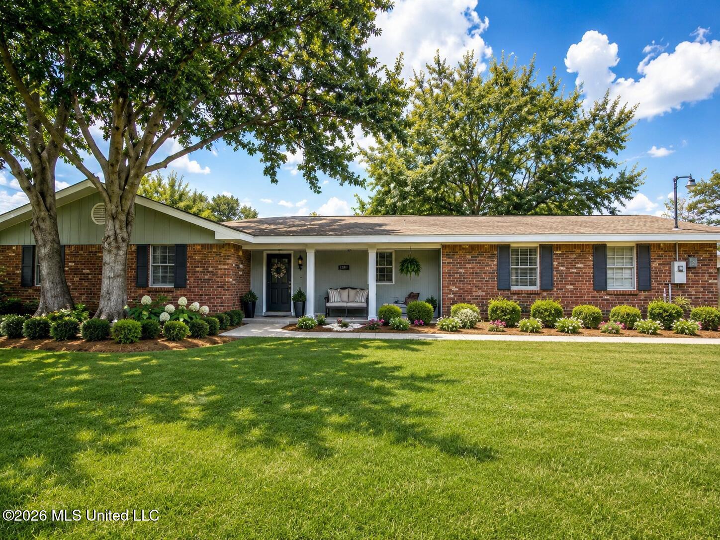 31 Chantilly Terrace Property Photo 1