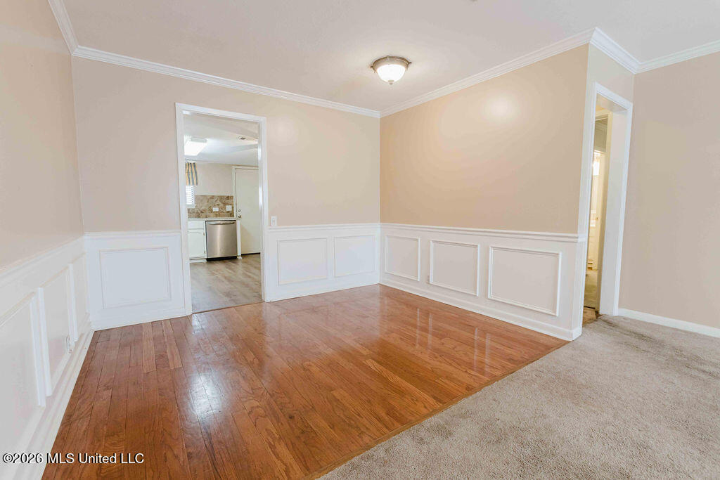 333 Lakebend Drive Property Photo 5