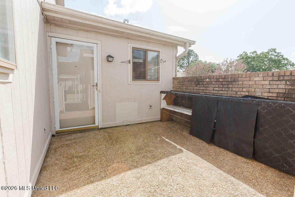 333 Lakebend Drive Property Photo 10