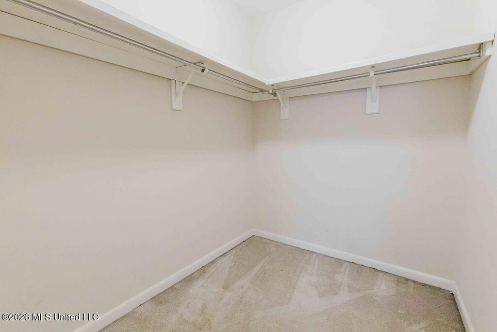 333 Lakebend Drive Property Photo 12