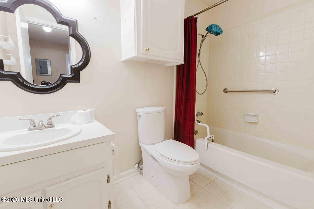 333 Lakebend Drive Property Photo 15