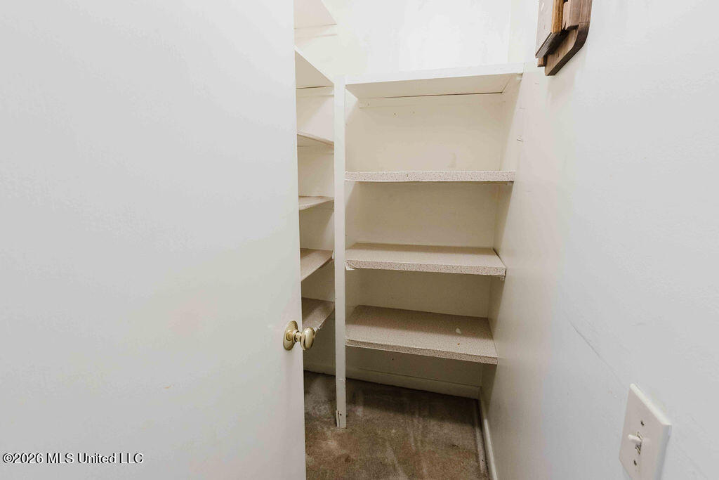 333 Lakebend Drive Property Photo 17