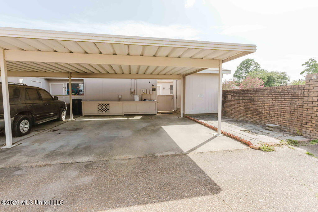 333 Lakebend Drive Property Photo 21