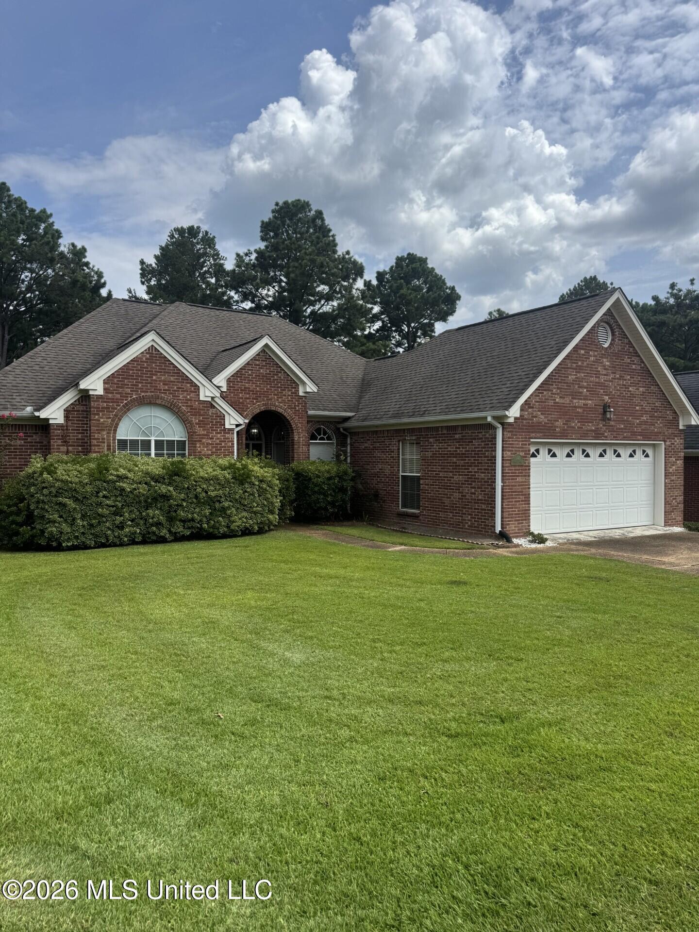 160 Apple Blossom Drive Property Photo 2
